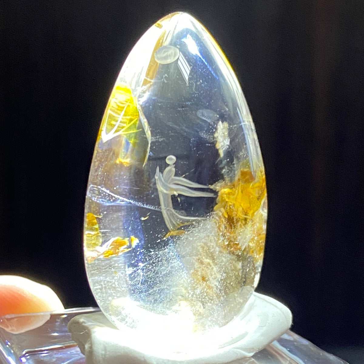 Gazing Upon the Golden Tree — AAA Diamond-Etched Clear Landscape Quartz