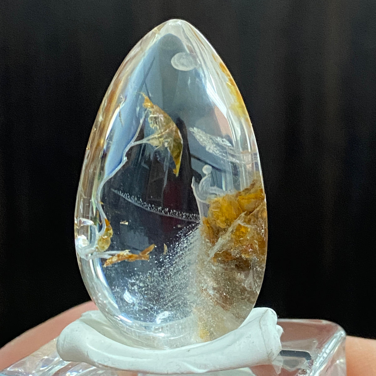 Gazing Upon the Golden Tree — AAA Diamond-Etched Clear Landscape Quartz