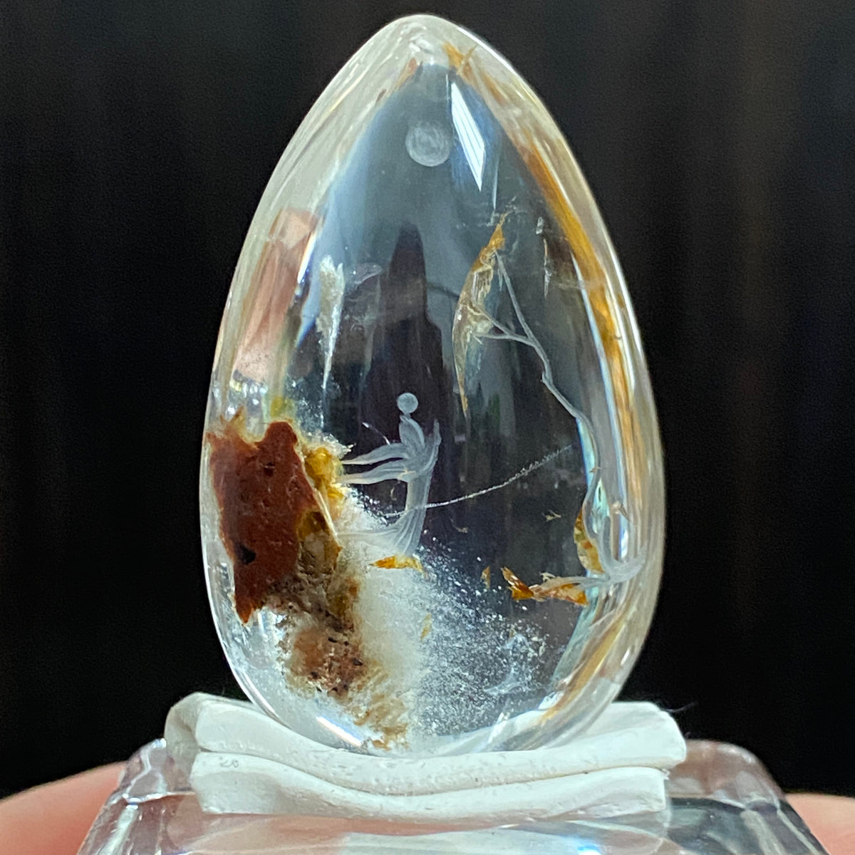Gazing Upon the Golden Tree — AAA Diamond-Etched Clear Landscape Quartz