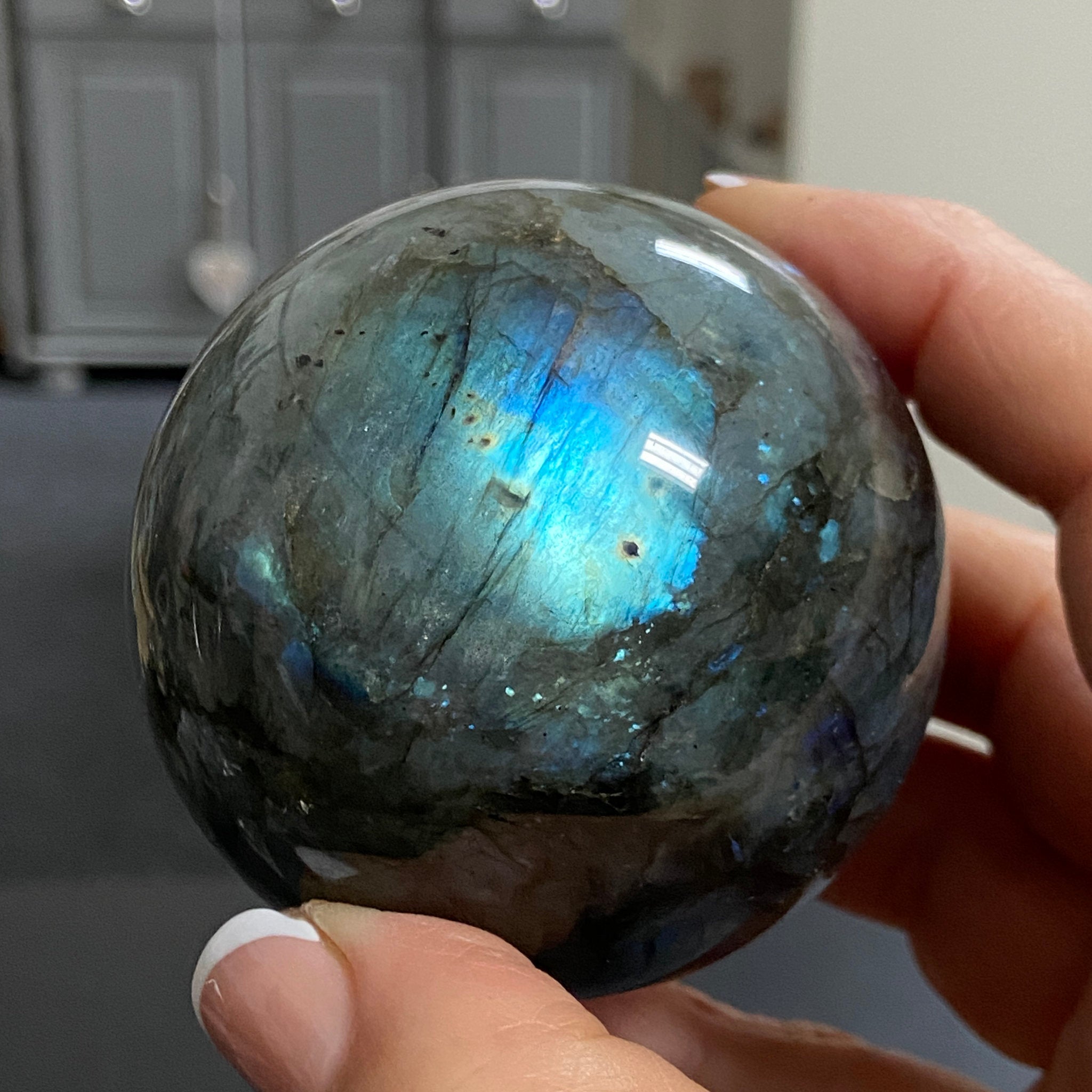 Madagascan Labradorite Sphere – New Beginnings & Intuition