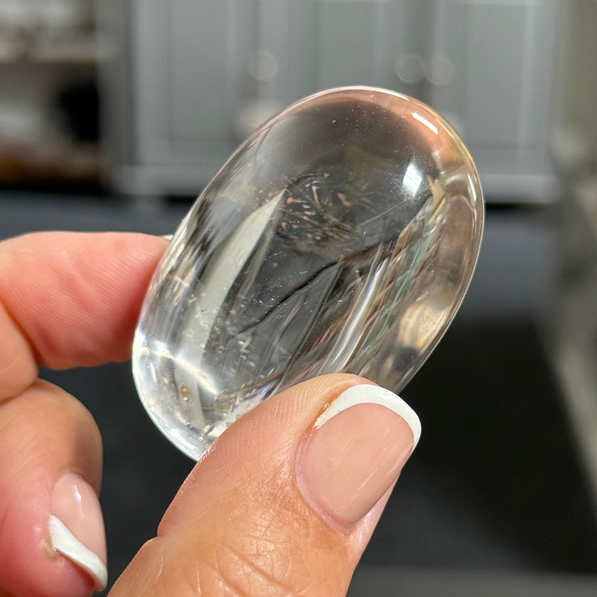 🤎 Pale Smoky Quartz Palmstone – Madagascar