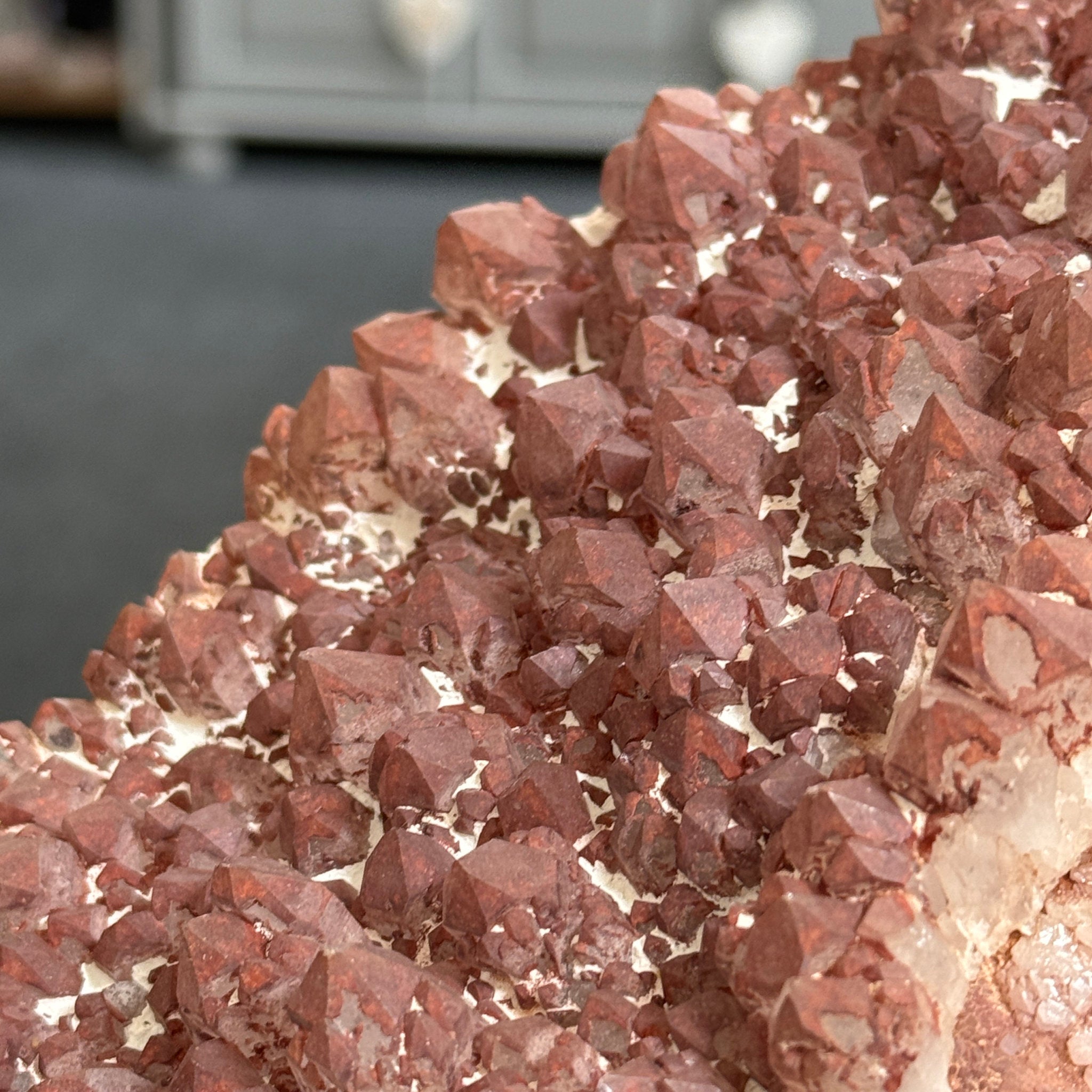 ❤️ Red Hematite Covered Quartz Bed – Madagascar