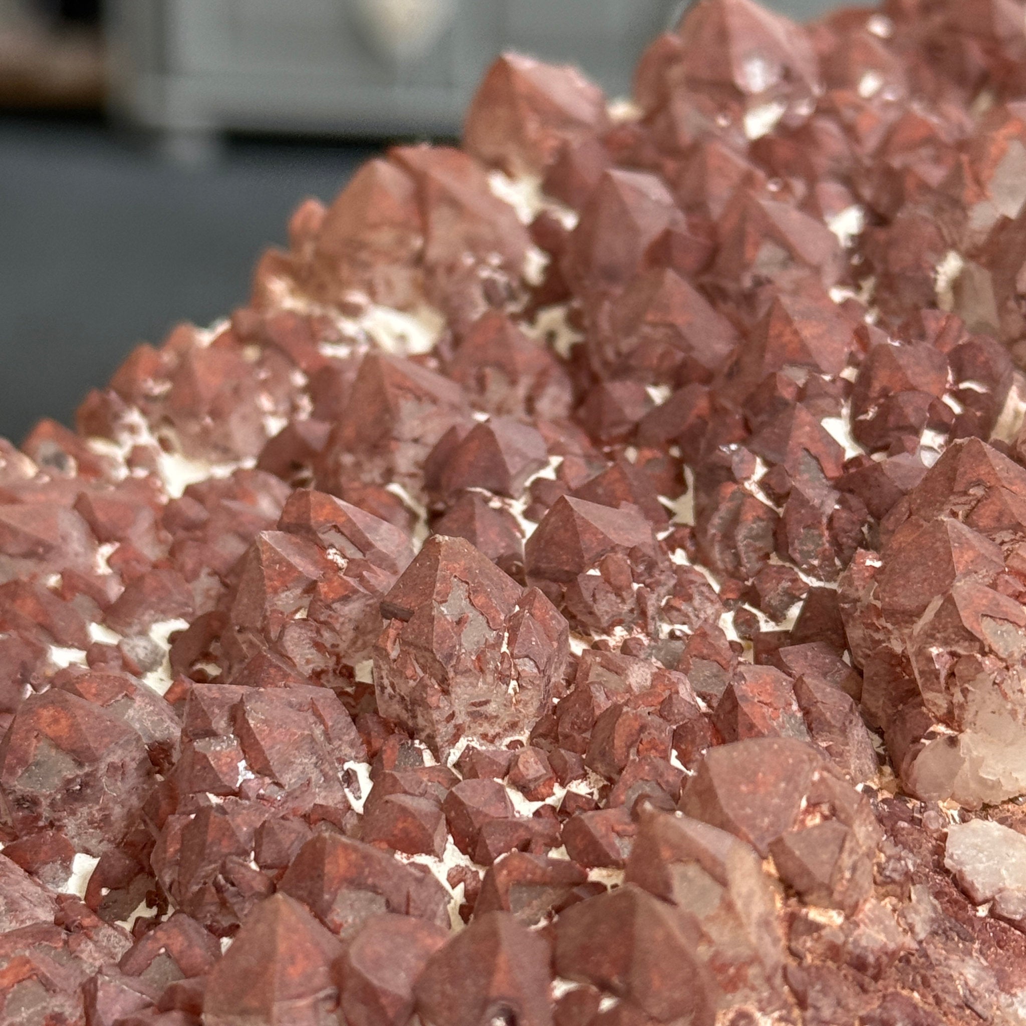 ❤️ Red Hematite Covered Quartz Bed – Madagascar
