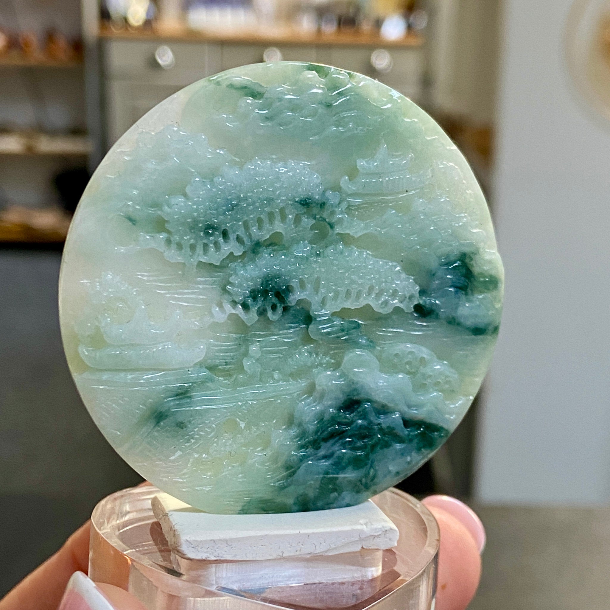 🌿 Guatemalan Jade Landscape Disc