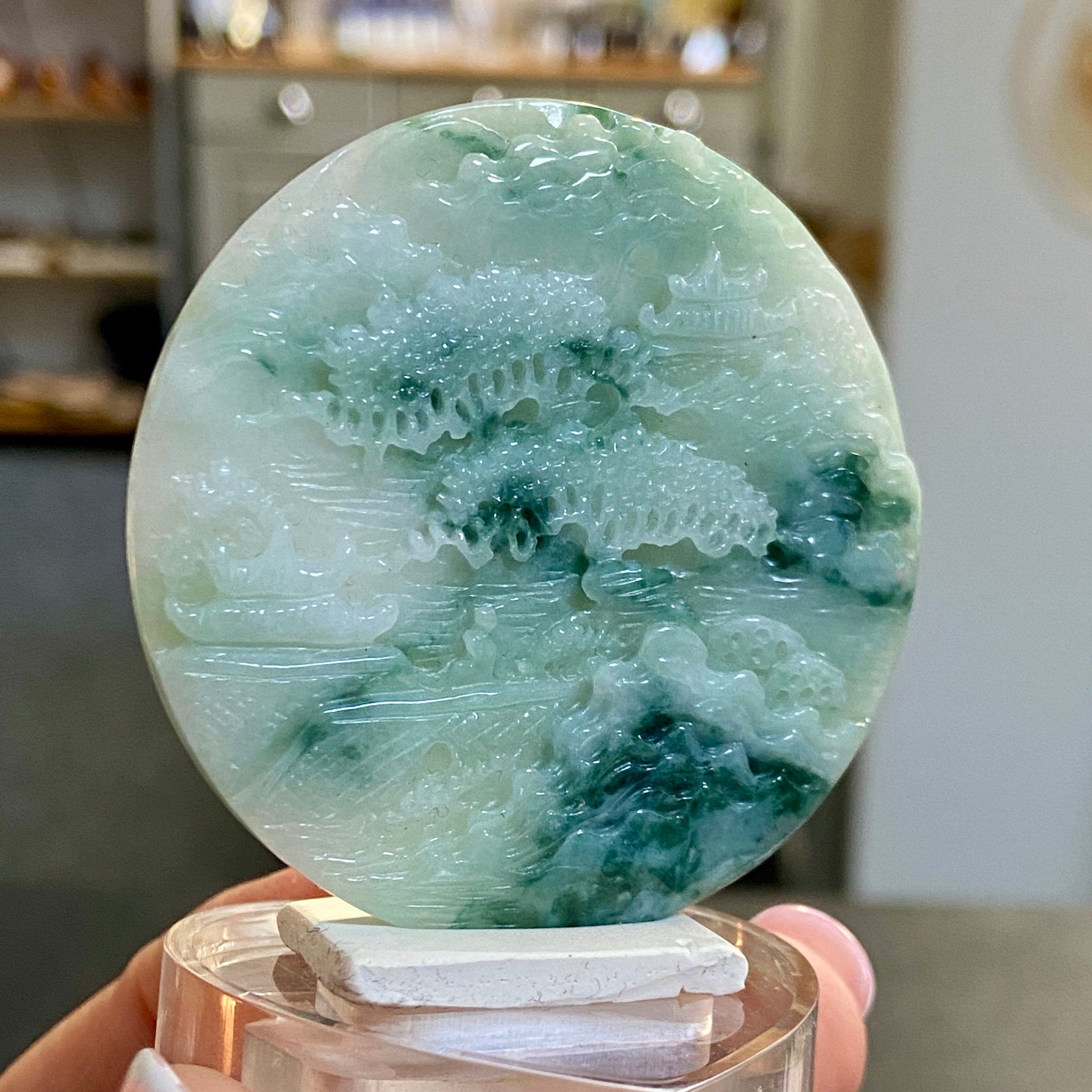 🌿 Guatemalan Jade Landscape Disc