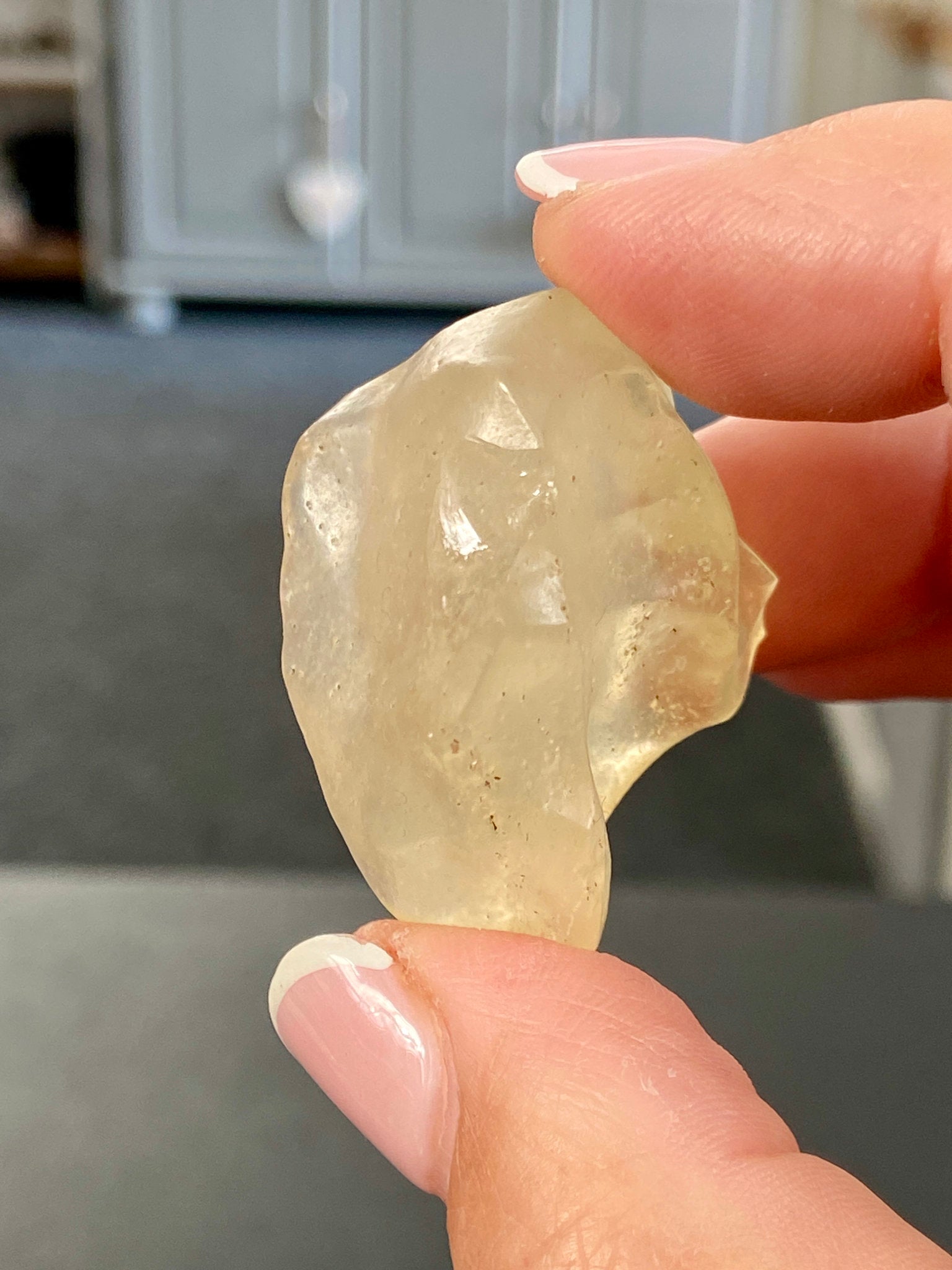 🌞 Libyan Desert Glass – Ancient Tektite of the Sahara