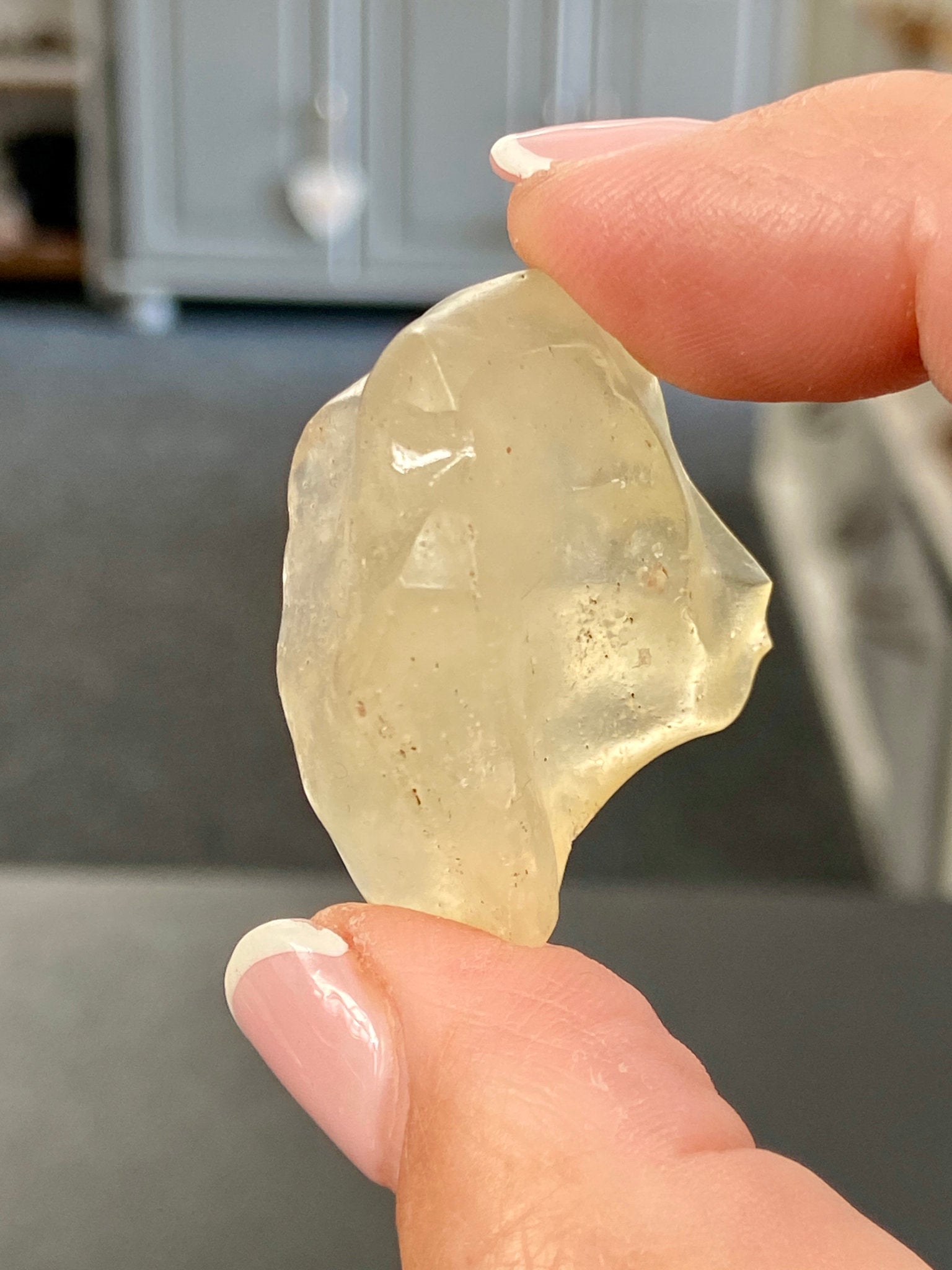 🌞 Libyan Desert Glass – Ancient Tektite of the Sahara