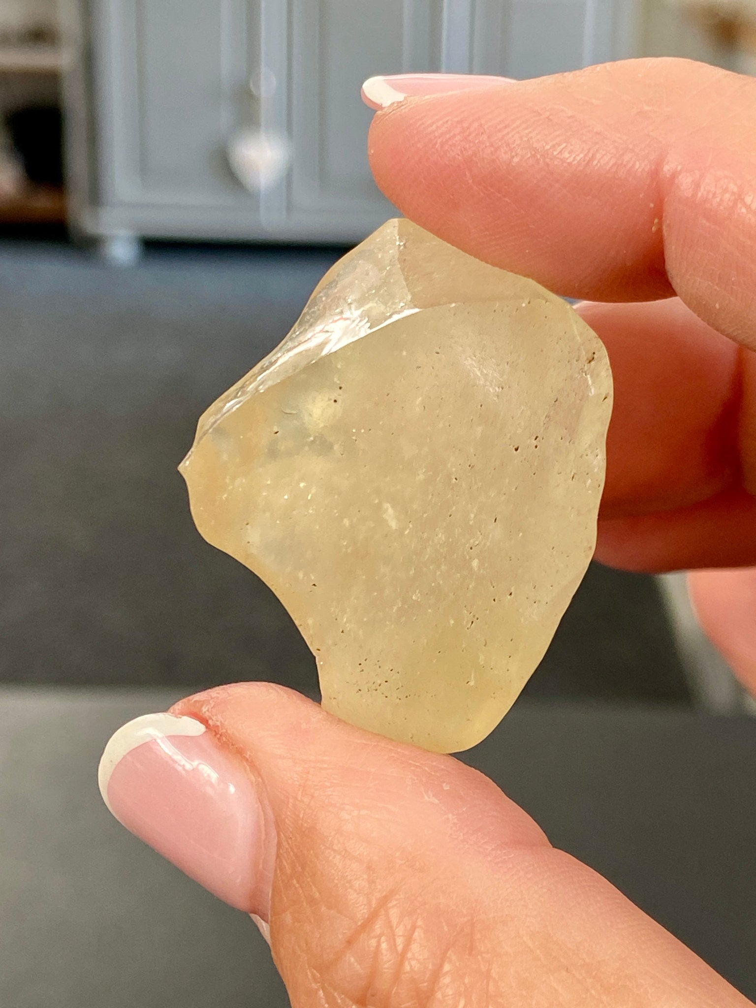 🌞 Libyan Desert Glass – Ancient Tektite of the Sahara