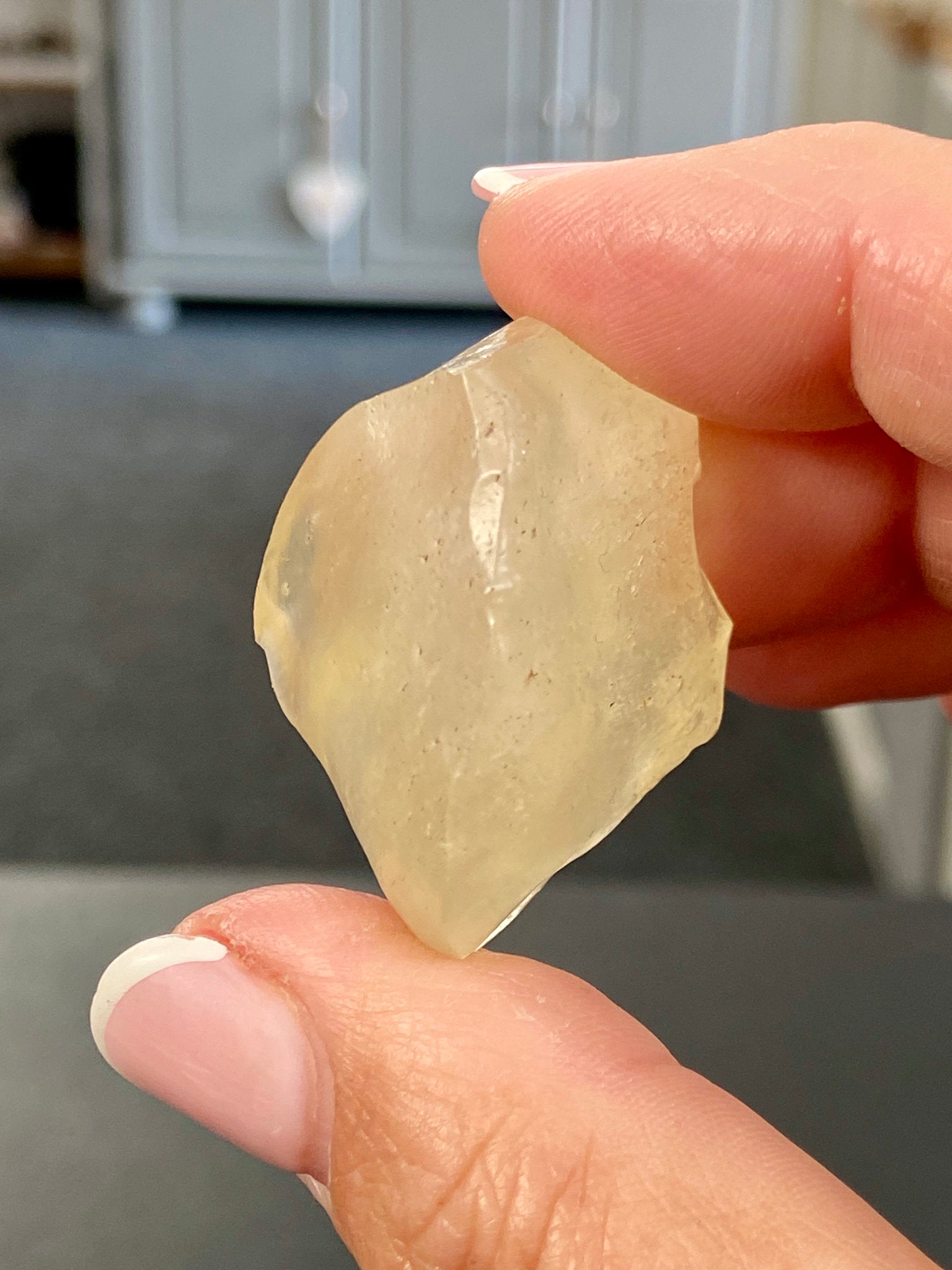 🌞 Libyan Desert Glass – Ancient Tektite of the Sahara