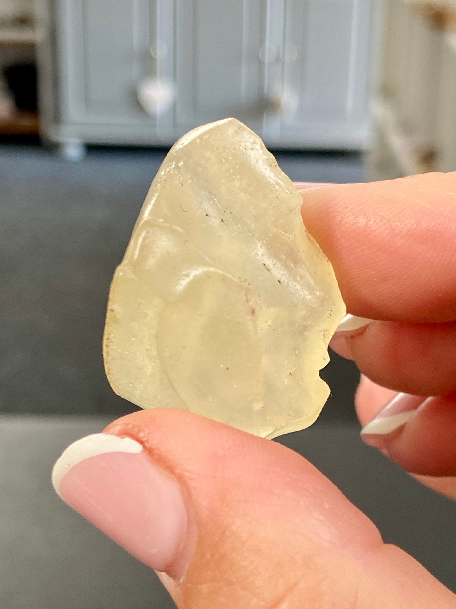 🌞 Libyan Desert Glass – Ancient Tektite of the Sahara