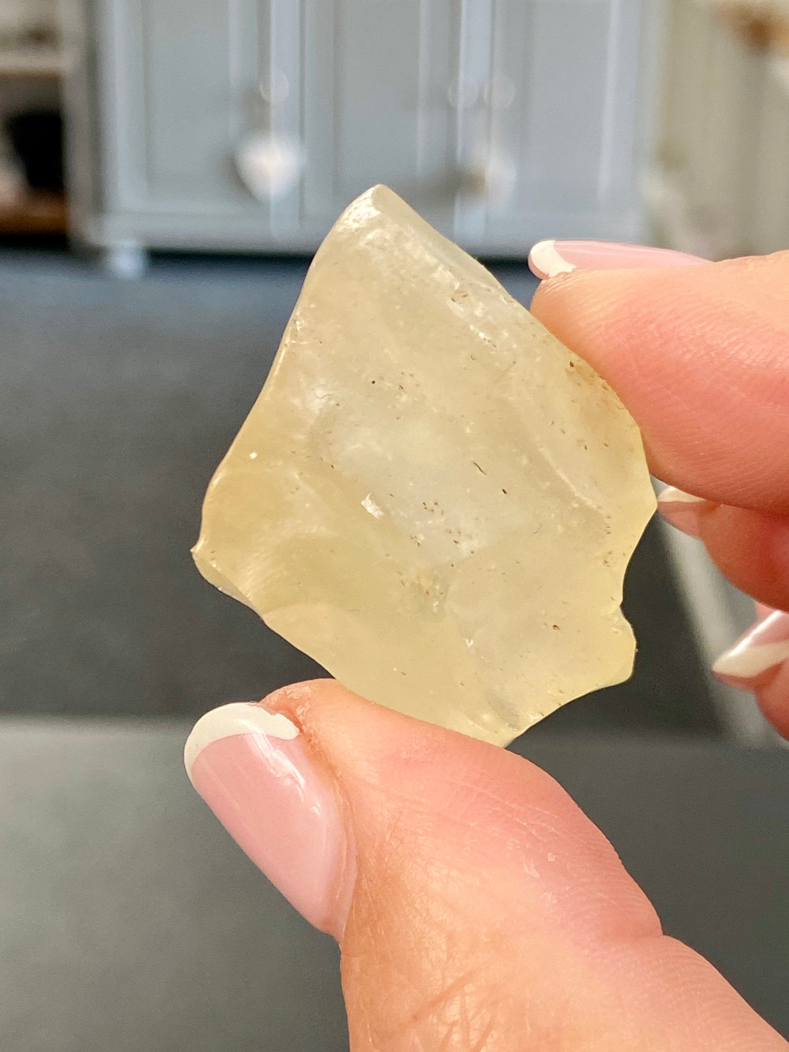 🌞 Libyan Desert Glass – Ancient Tektite of the Sahara
