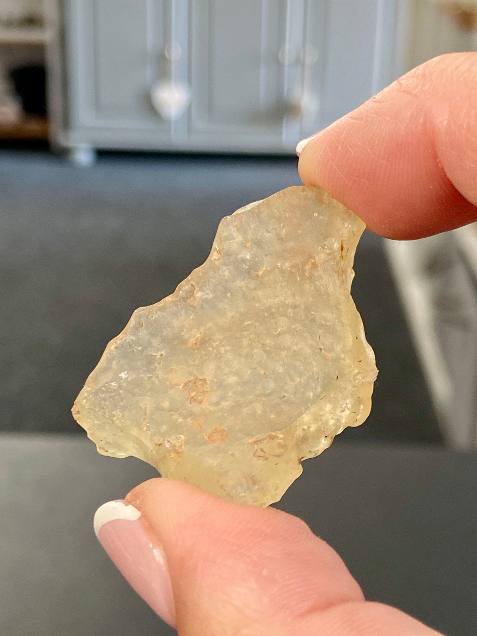 🌞 Libyan Desert Glass – Ancient Tektite of the Sahara
