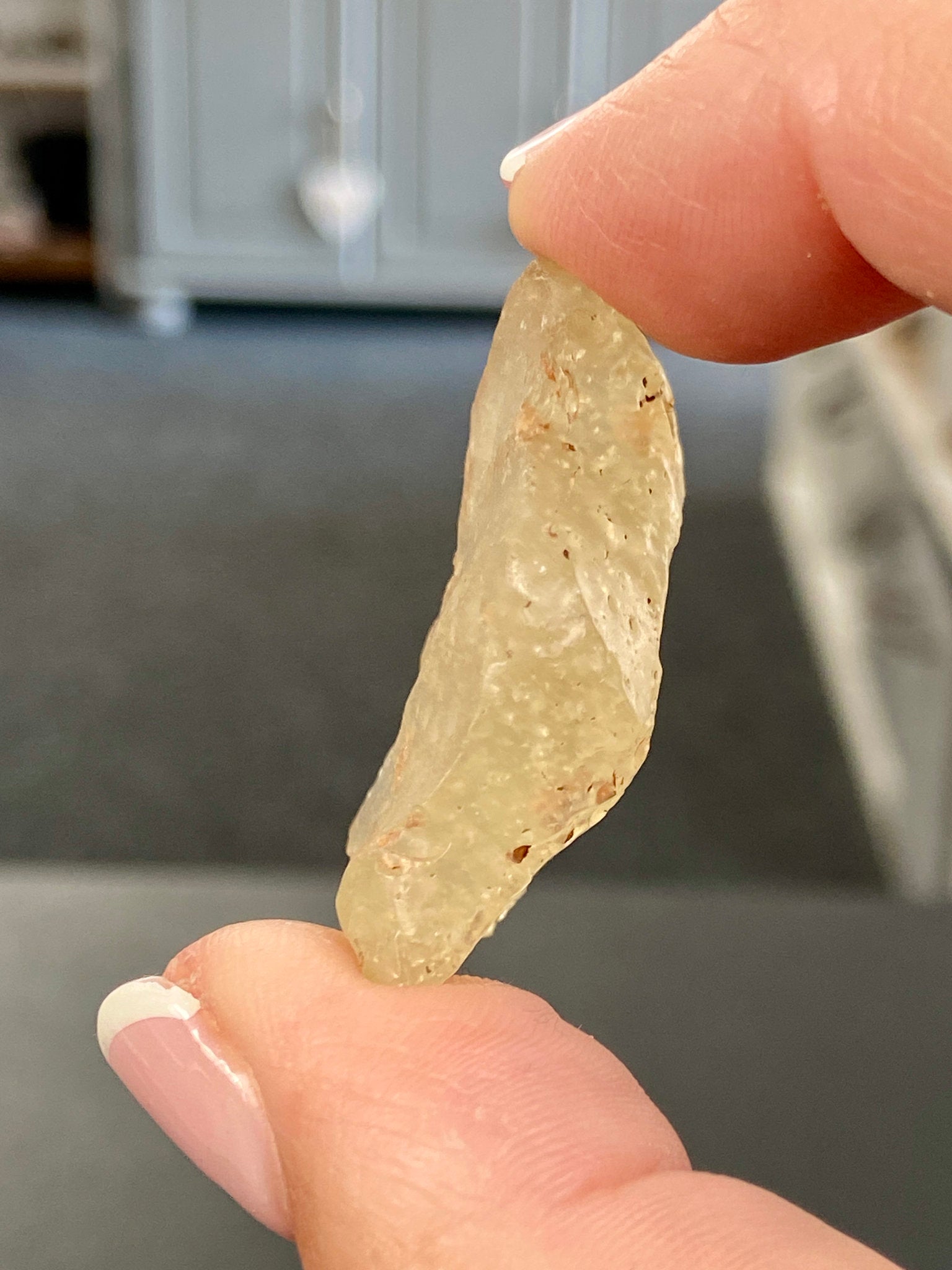 🌞 Libyan Desert Glass – Ancient Tektite of the Sahara