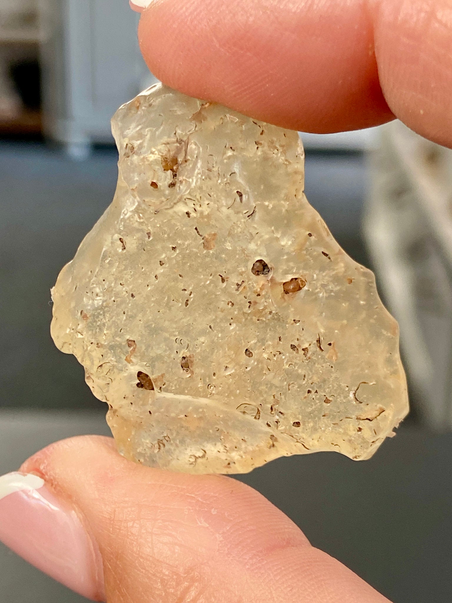 🌞 Libyan Desert Glass – Ancient Tektite of the Sahara