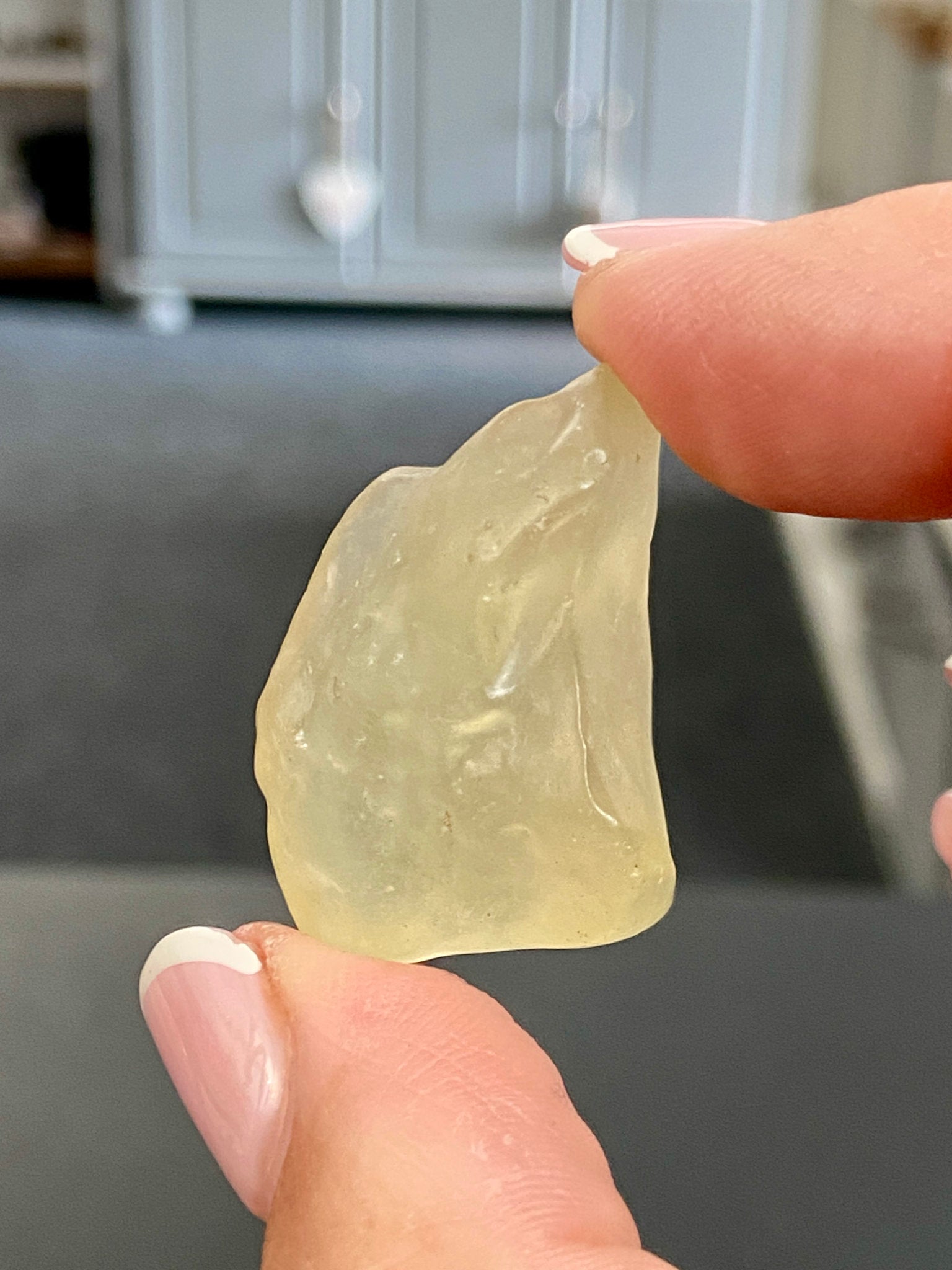 🌞 Libyan Desert Glass – Ancient Tektite of the Sahara