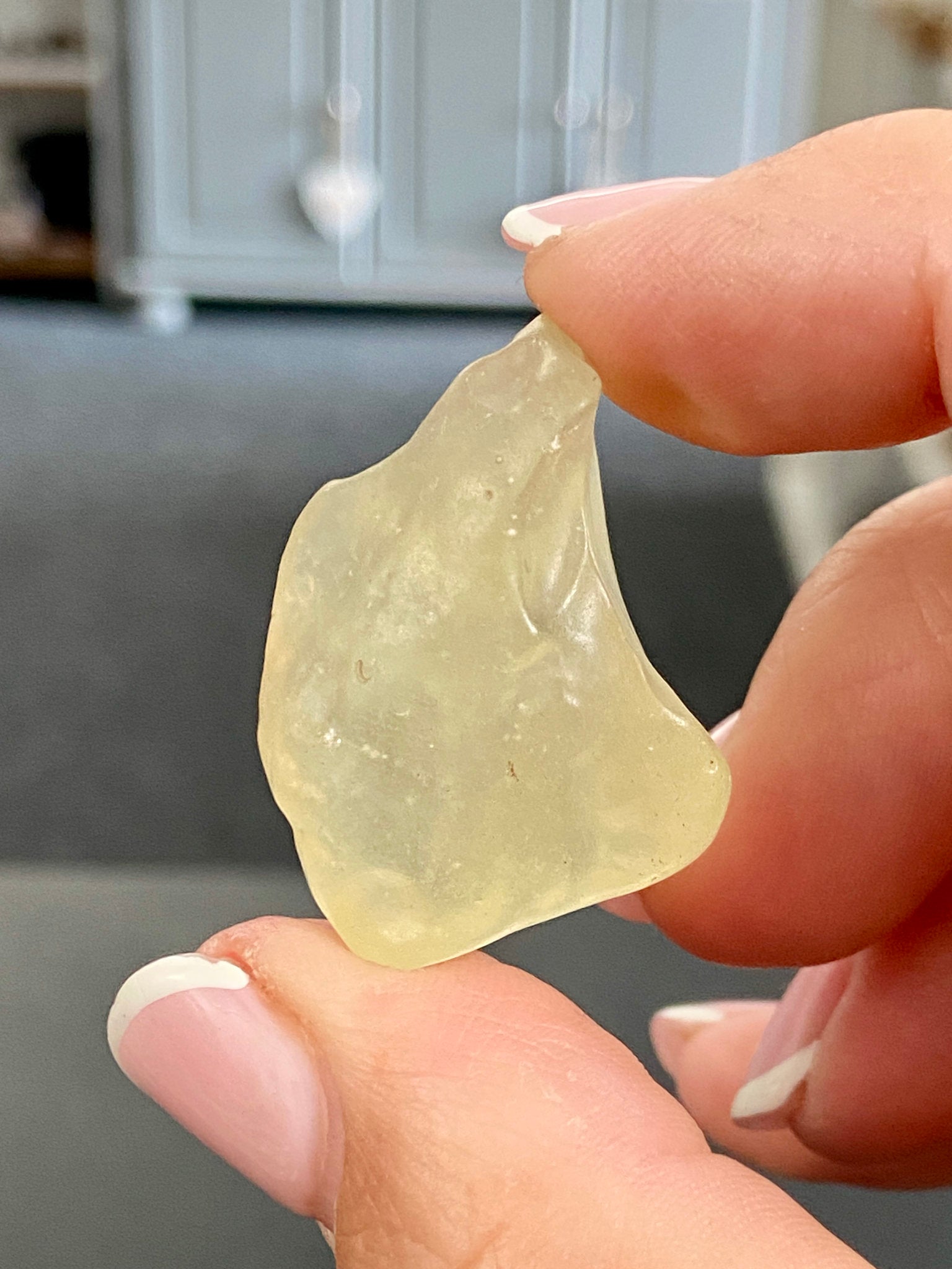 🌞 Libyan Desert Glass – Ancient Tektite of the Sahara