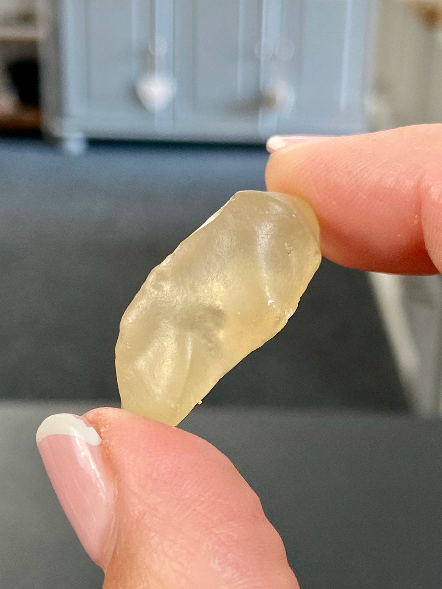 🌞 Libyan Desert Glass – Ancient Tektite of the Sahara