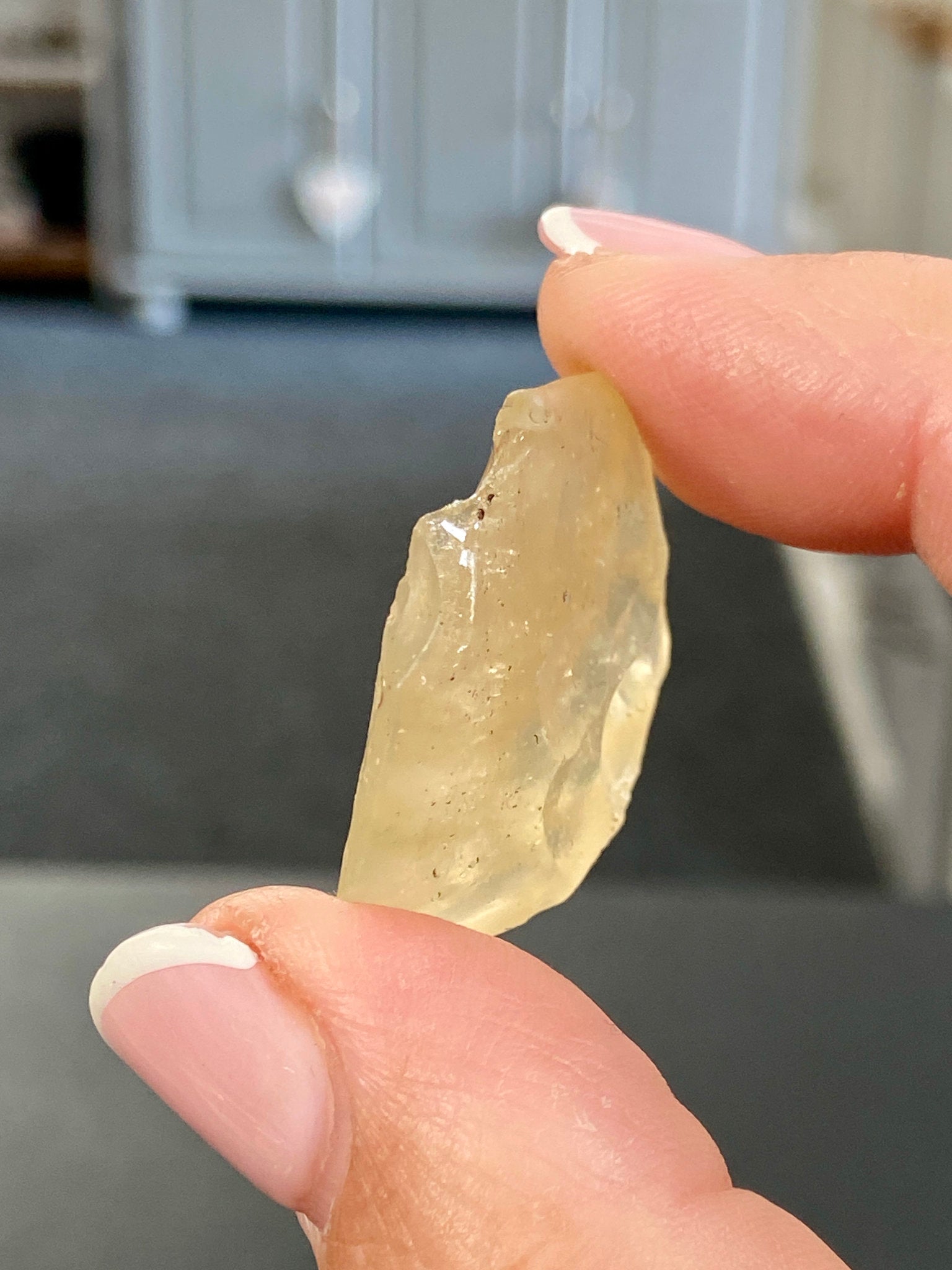 🌞 Libyan Desert Glass – Ancient Tektite of the Sahara