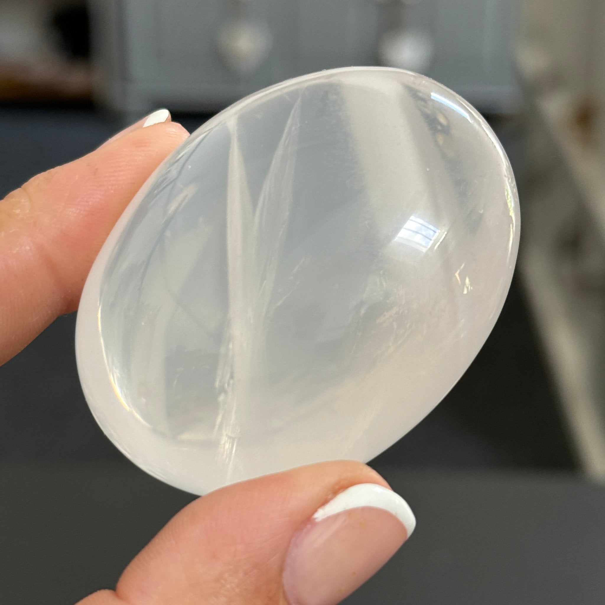 🌙 Girasol Quartz Palmstone - Madagascar
