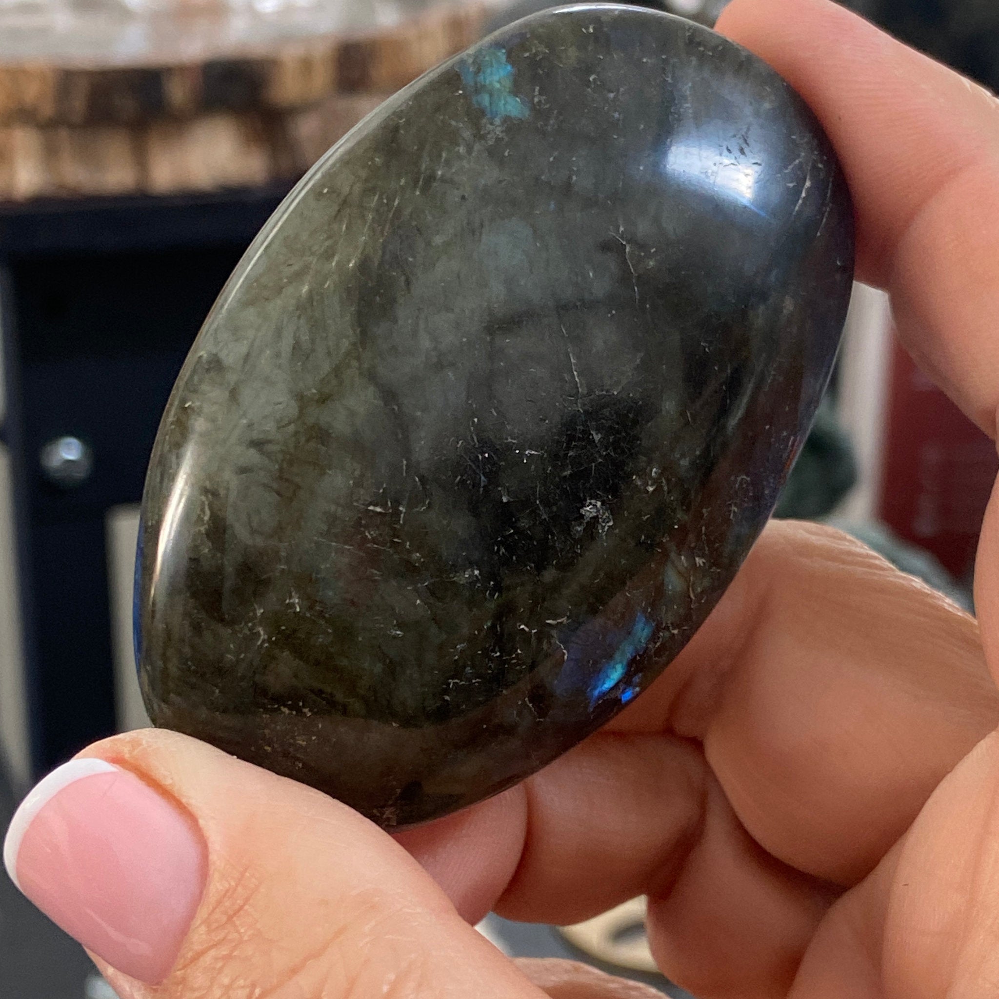 Labradorite Palmstone - Madagascar