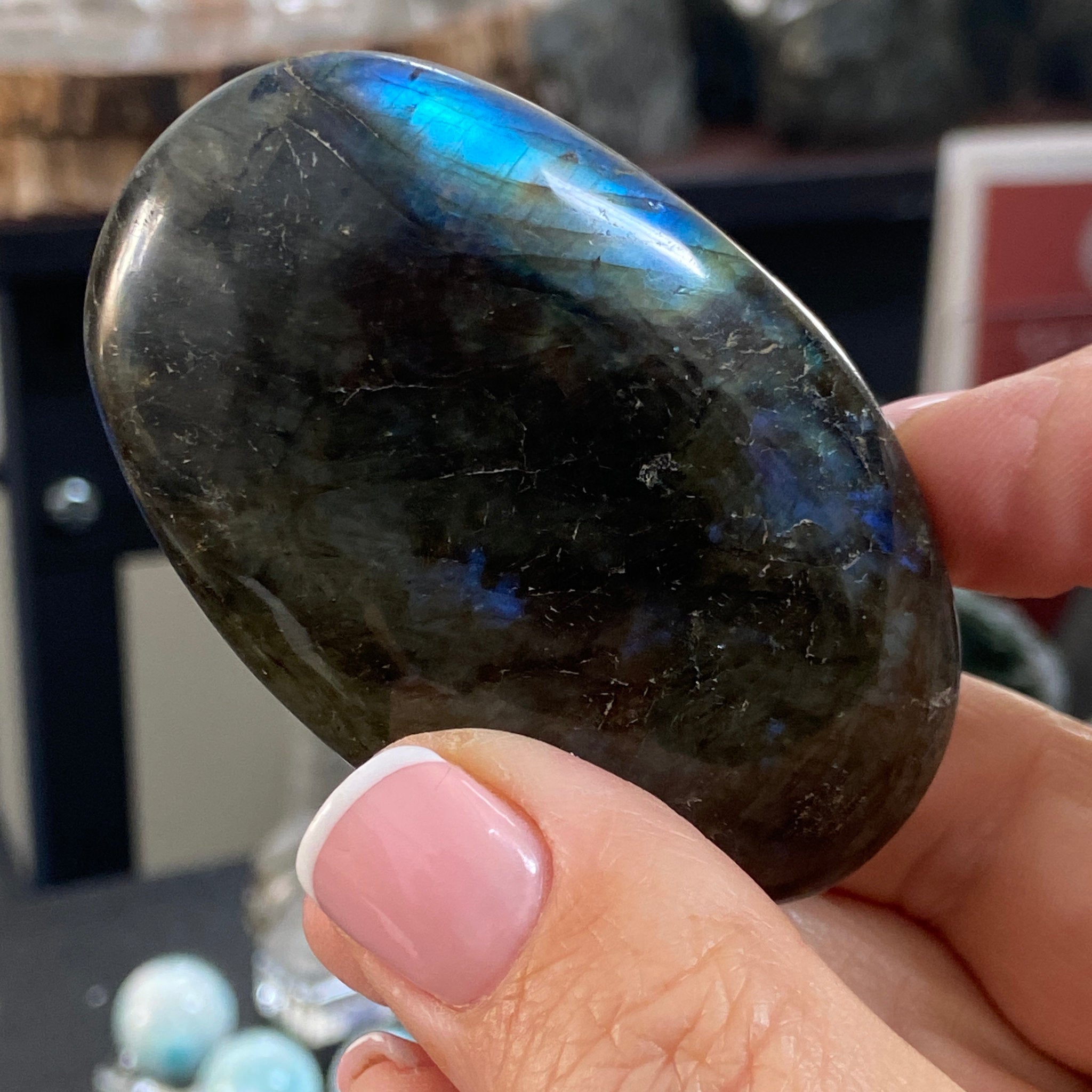 Labradorite Palmstone - Madagascar