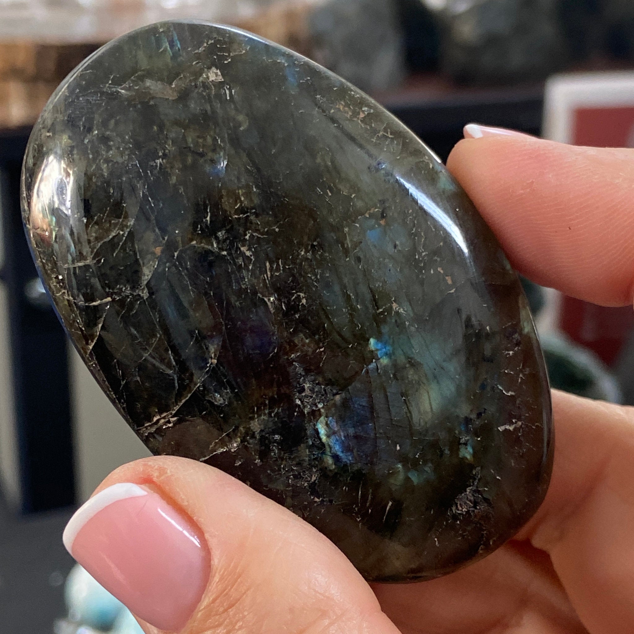 Labradorite Palmstone - Madagascar
