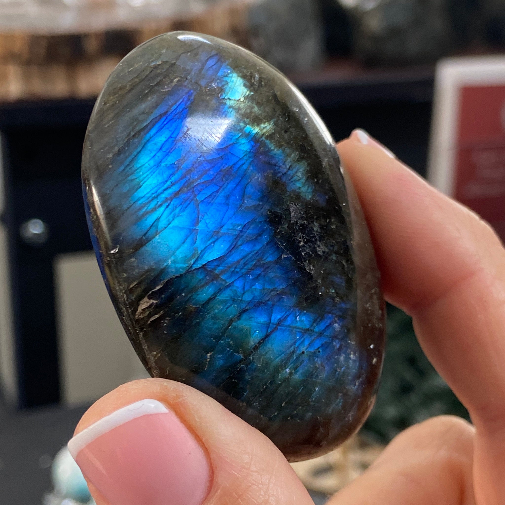 Labradorite Palmstone - Madagascar
