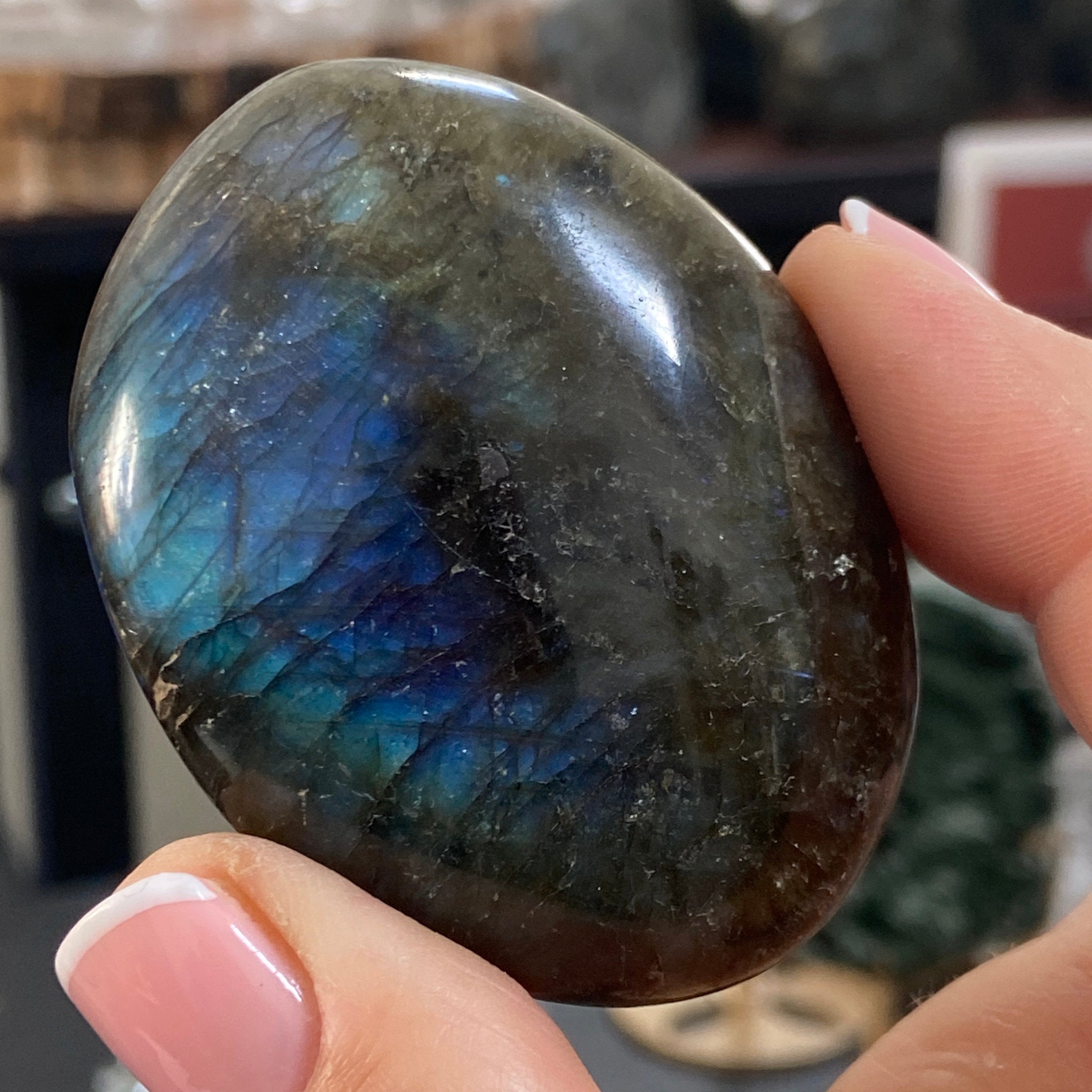 Labradorite Palmstone - Madagascar