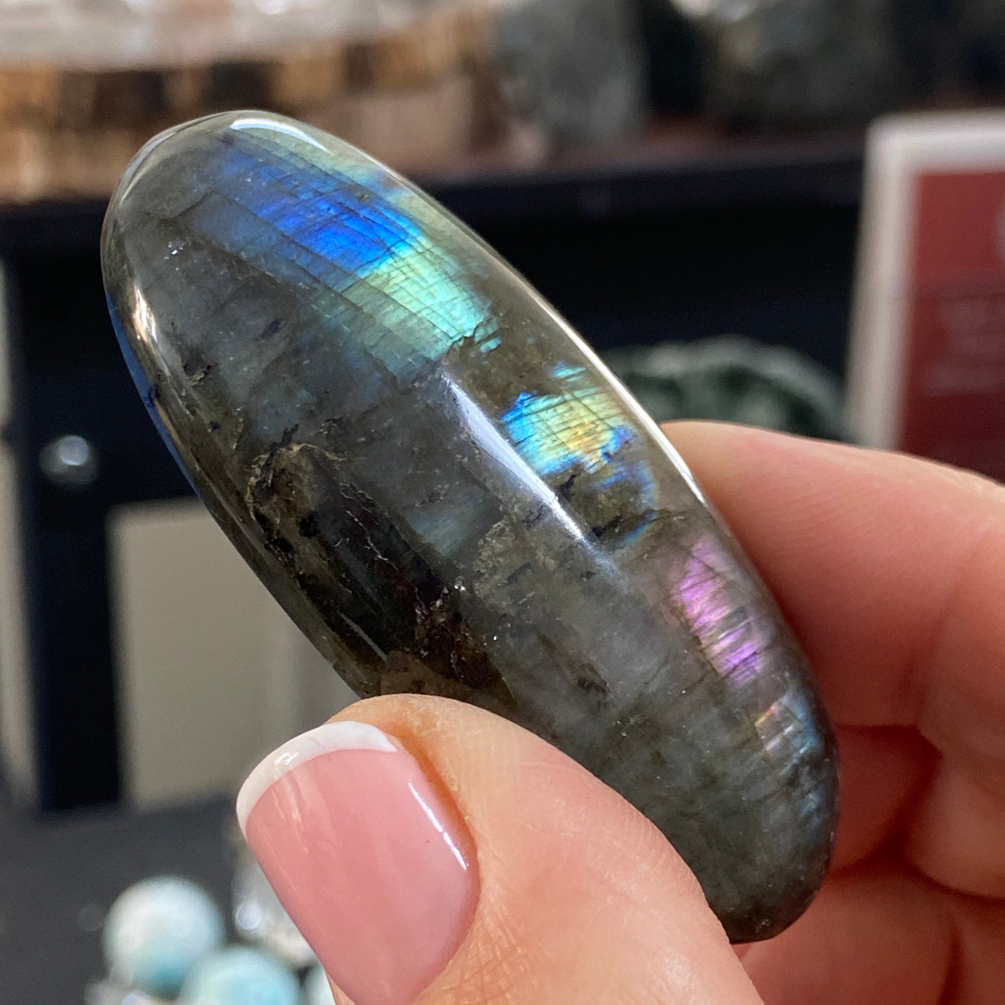 Labradorite Palmstone - Madagascar