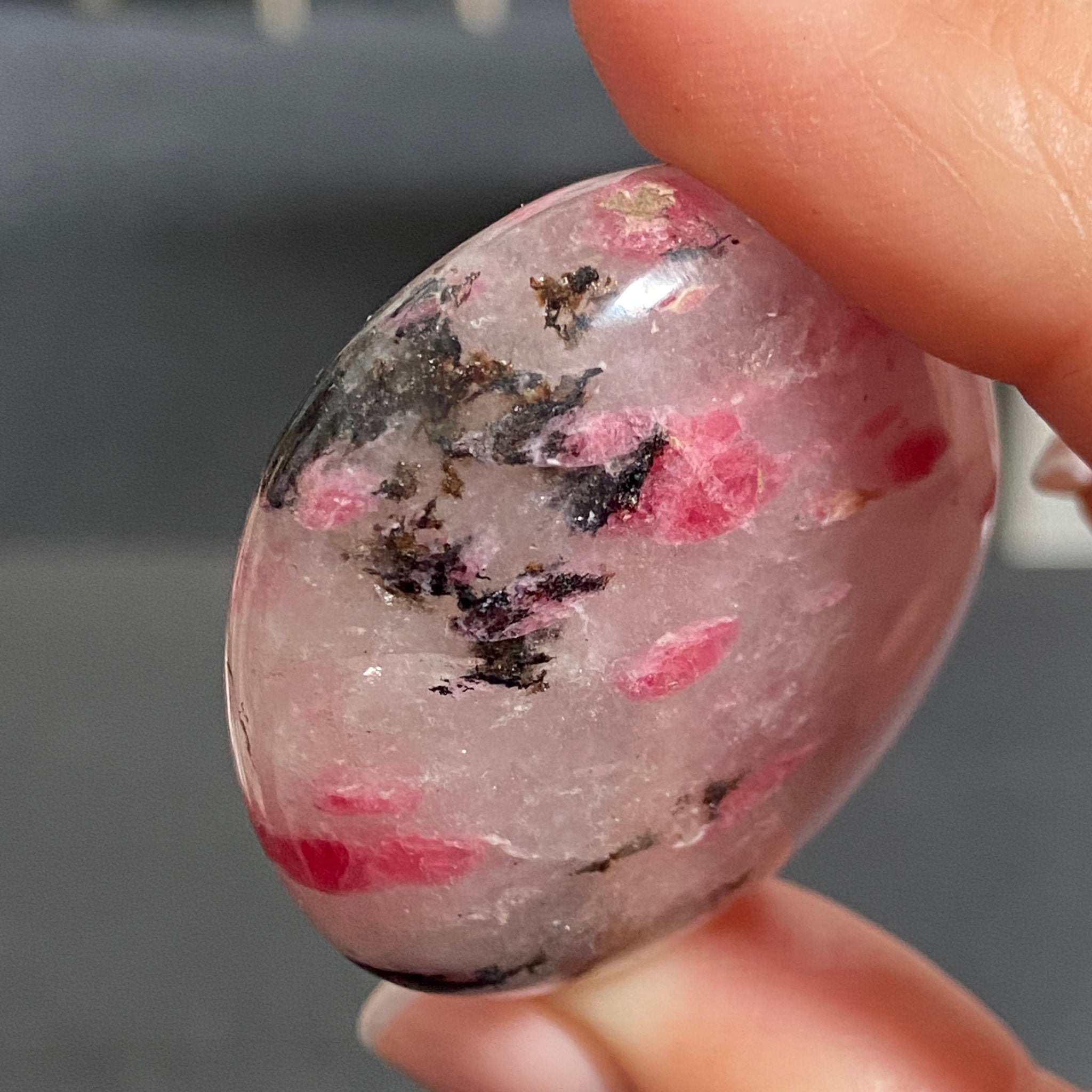 Rhodonite Palmstone - Brazil