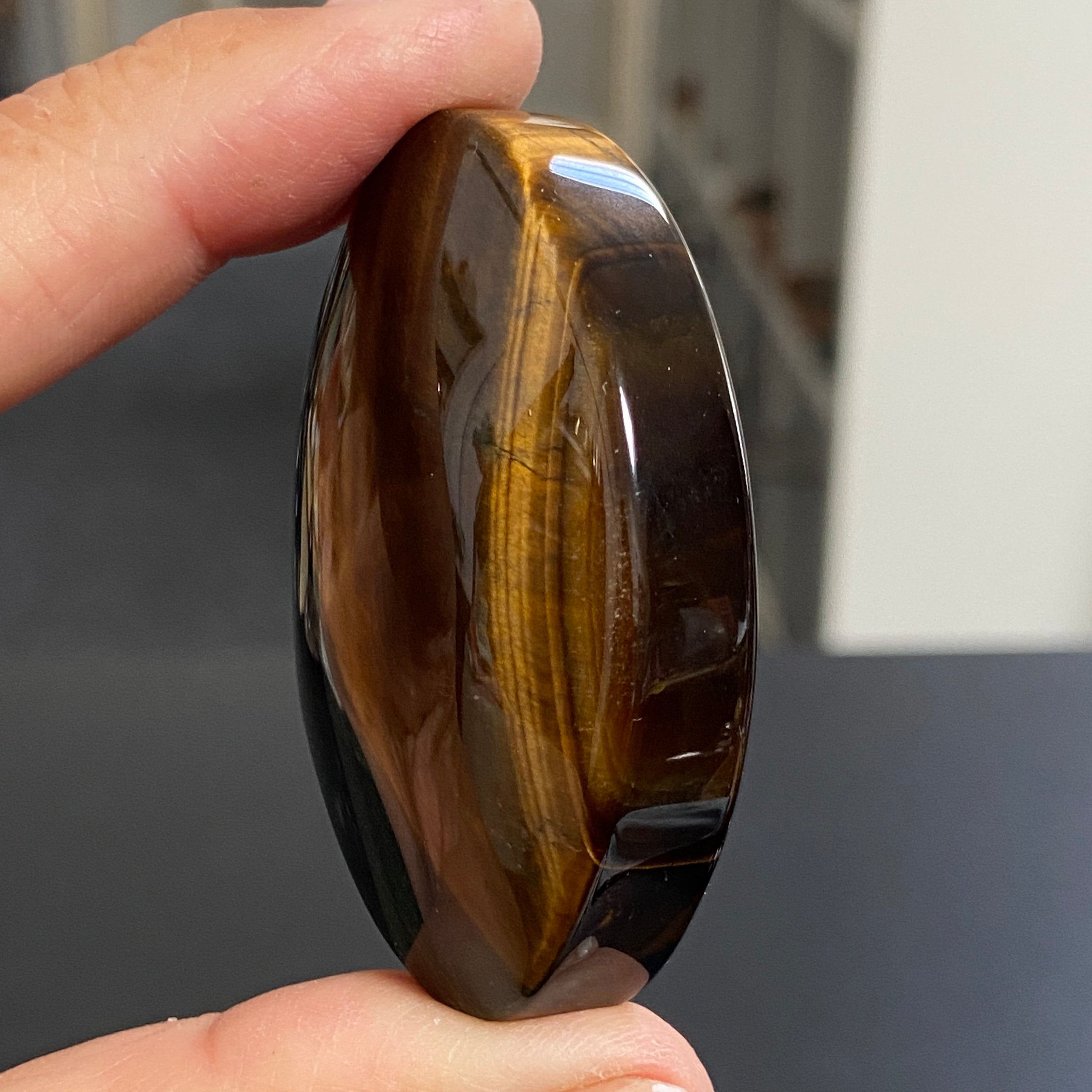 Premium Tigers Eye Palmstone