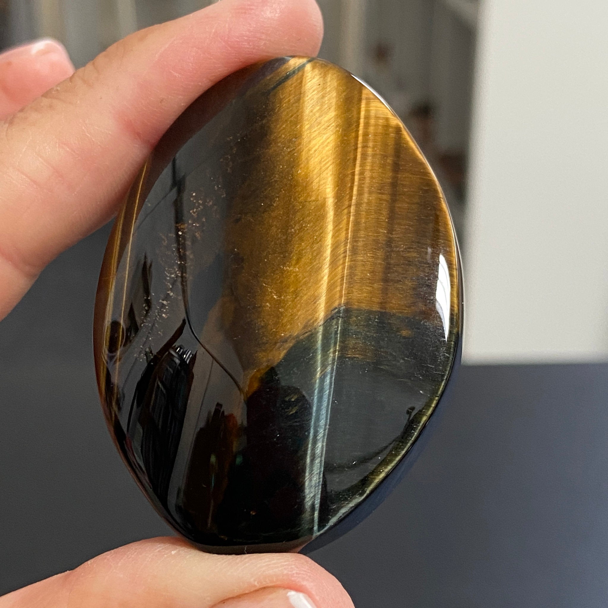 Premium Tigers Eye Palmstone