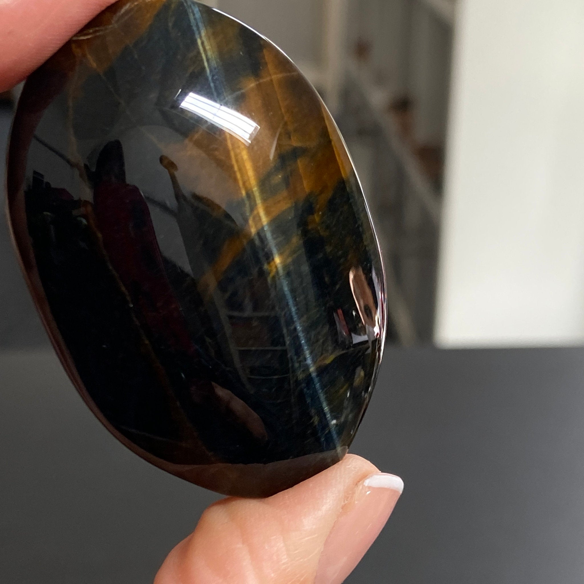 Premium Tigers Eye Palmstone
