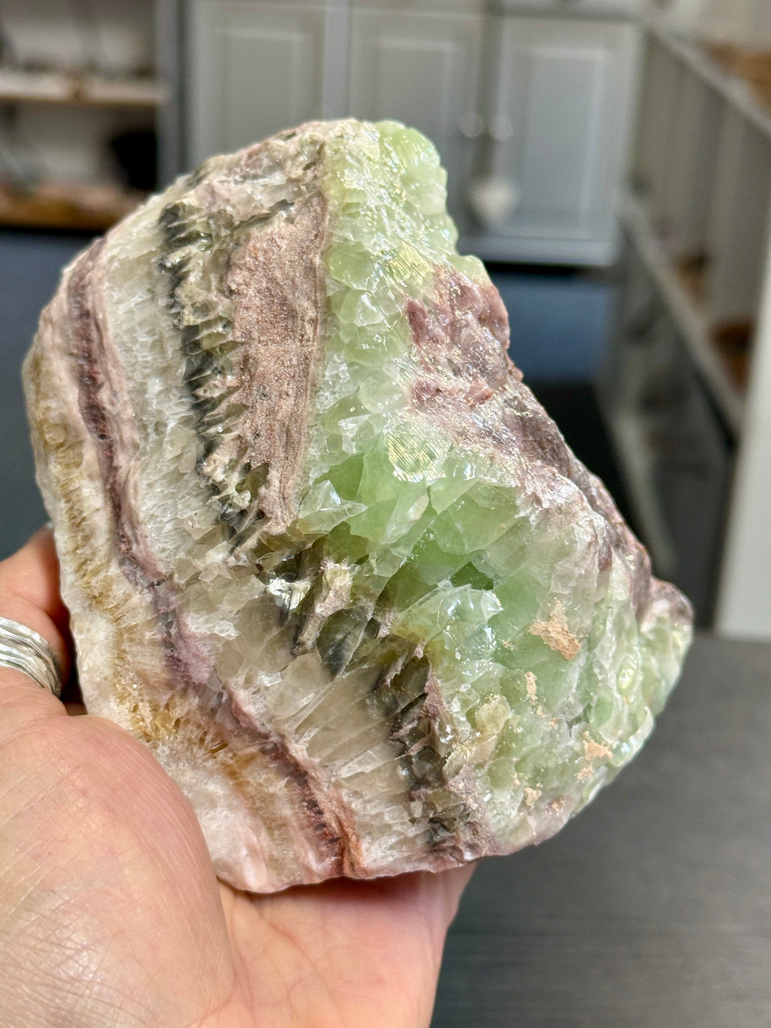 💚 Natural Green Calcite – Morocco