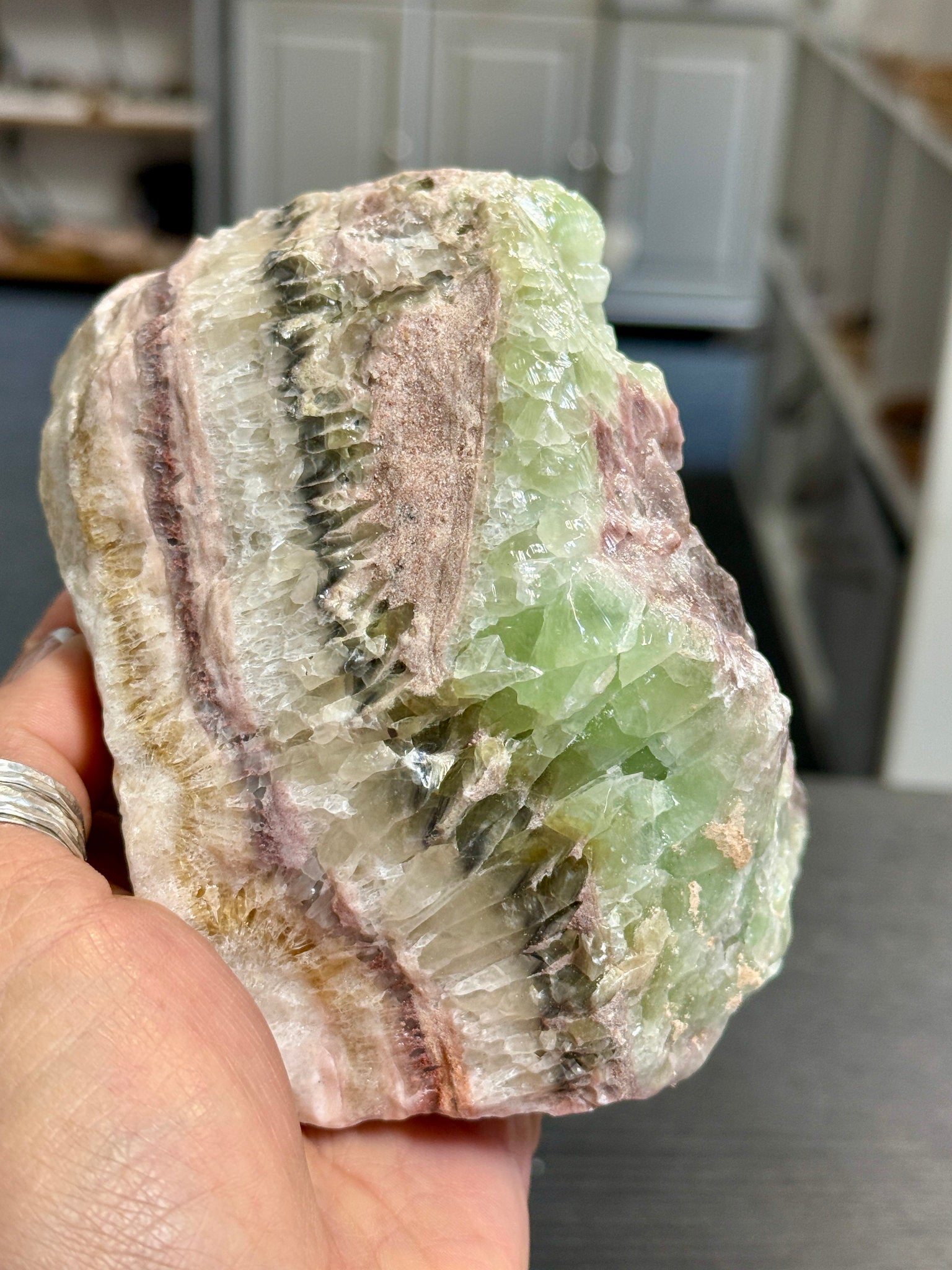 💚 Natural Green Calcite – Morocco