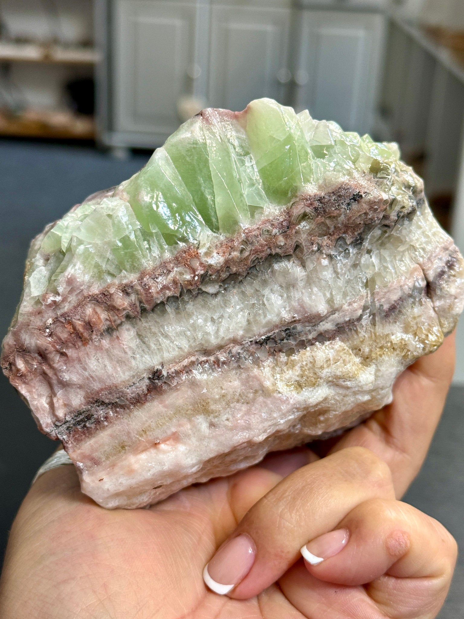 💚 Natural Green Calcite – Morocco