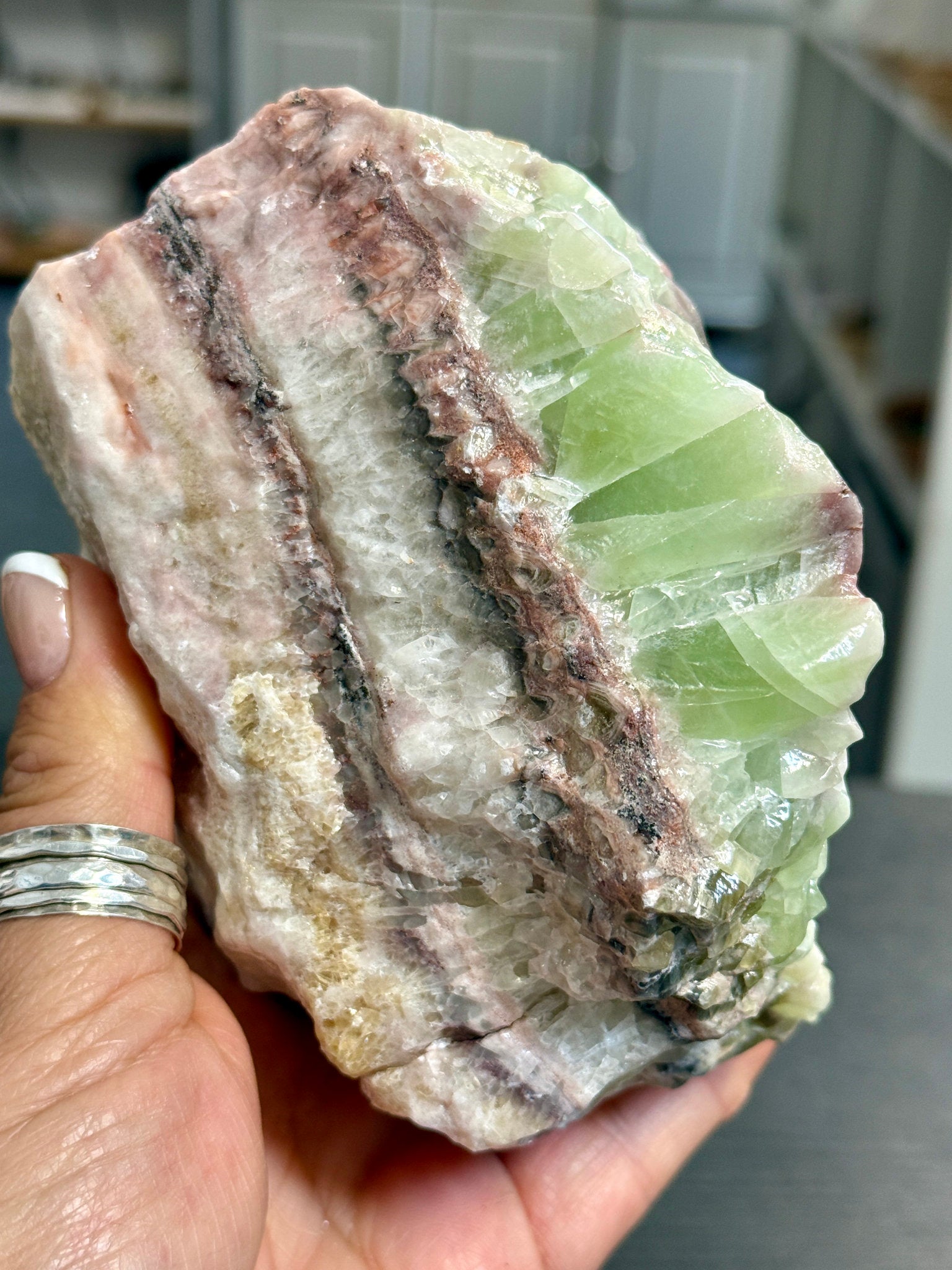 💚 Natural Green Calcite – Morocco