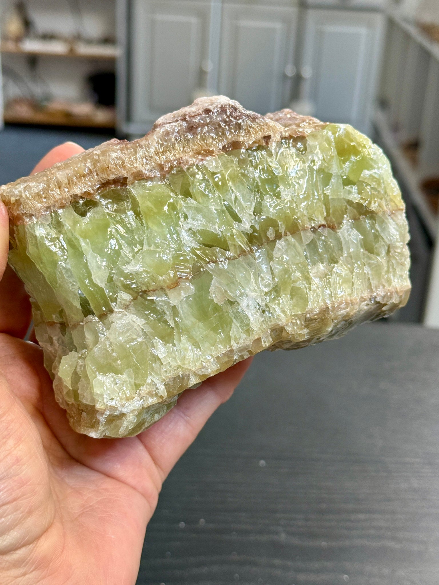 💚 Natural Green Calcite – Morocco