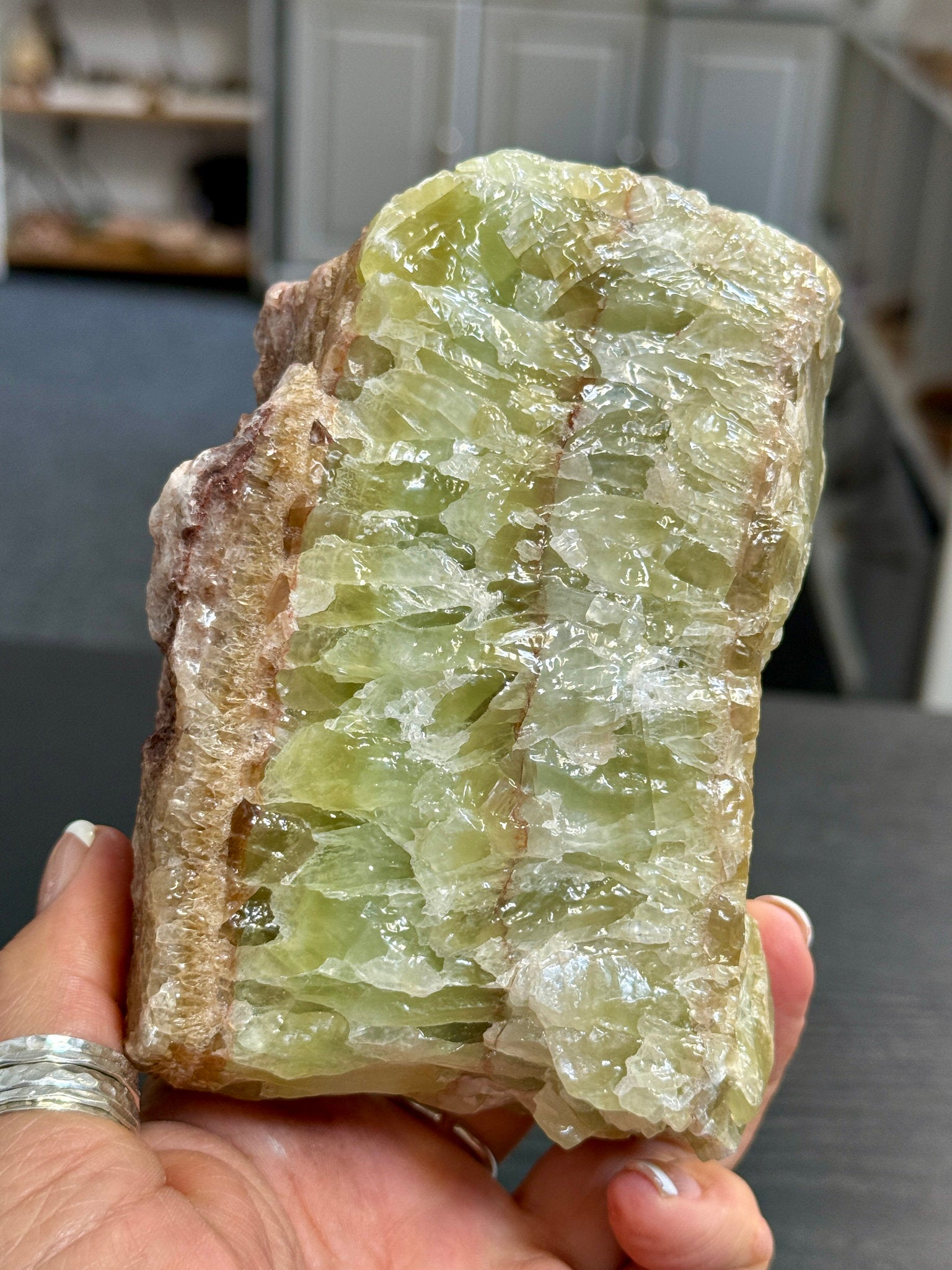 💚 Natural Green Calcite – Morocco