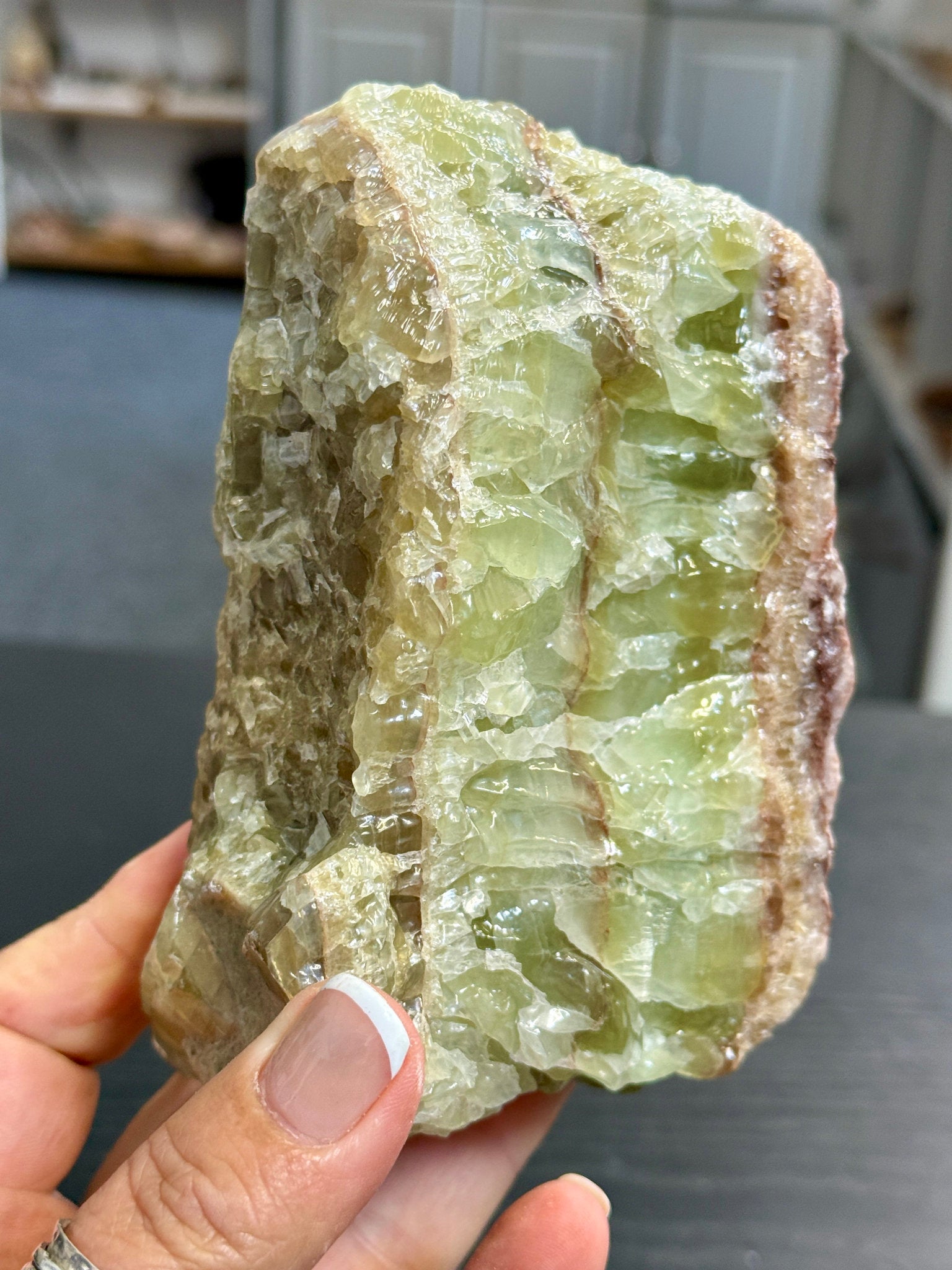 💚 Natural Green Calcite – Morocco