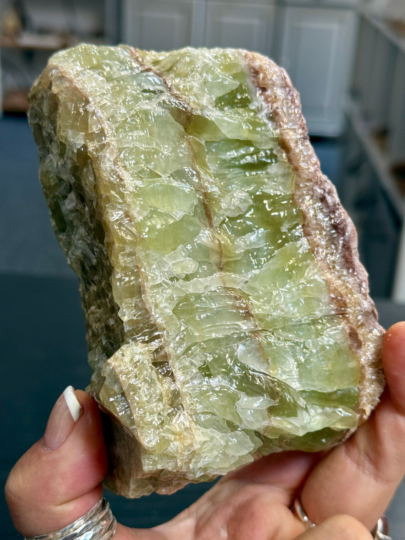 💚 Natural Green Calcite – Morocco