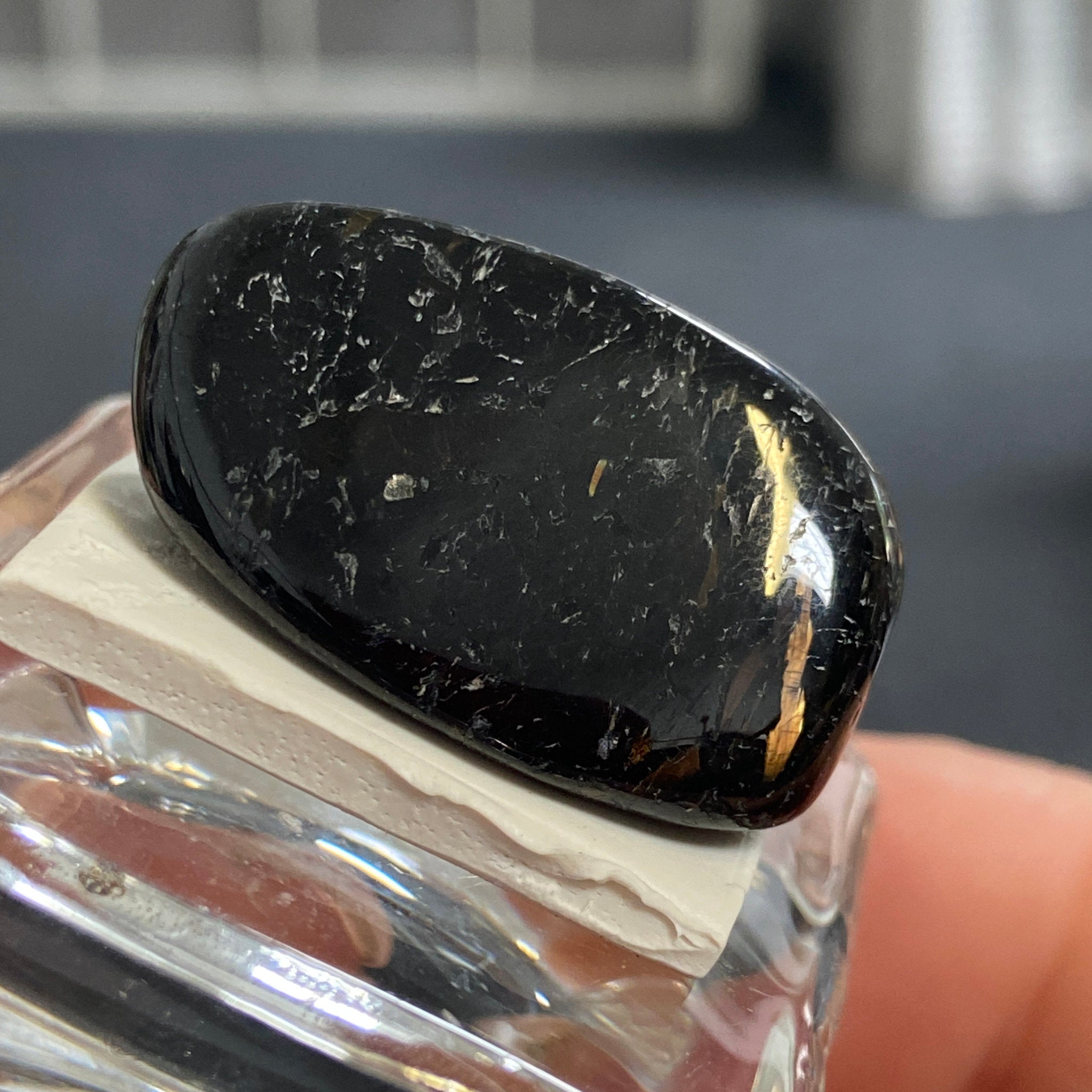 AAA Nuummite – Greenland