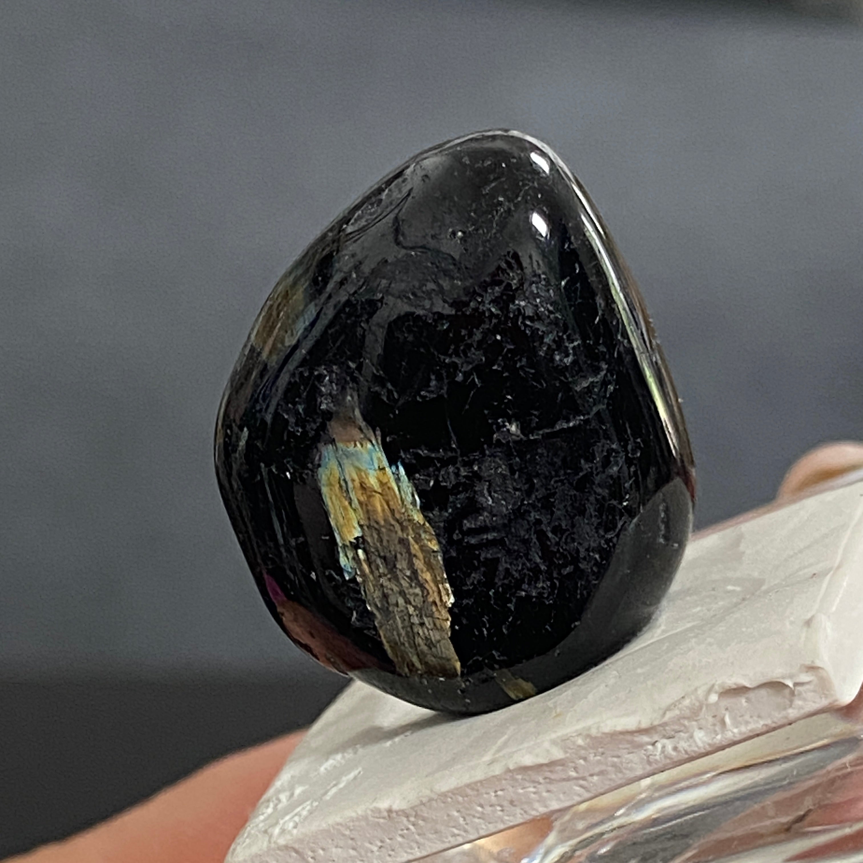 AAA Nuummite – Greenland