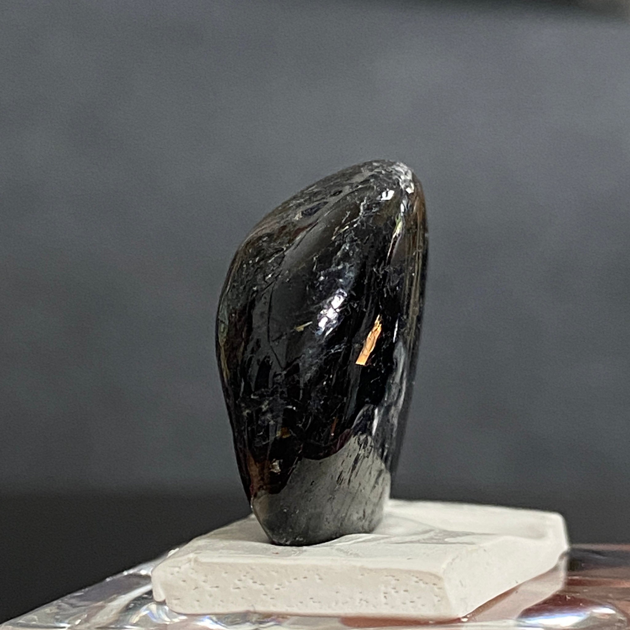 AAA Nuummite – Greenland