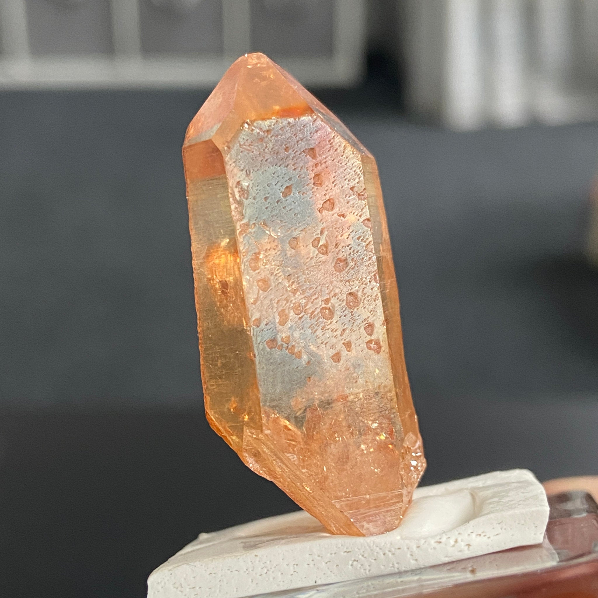 Tangerine Aura Starbrary Quartz – Brazil / Arkansas