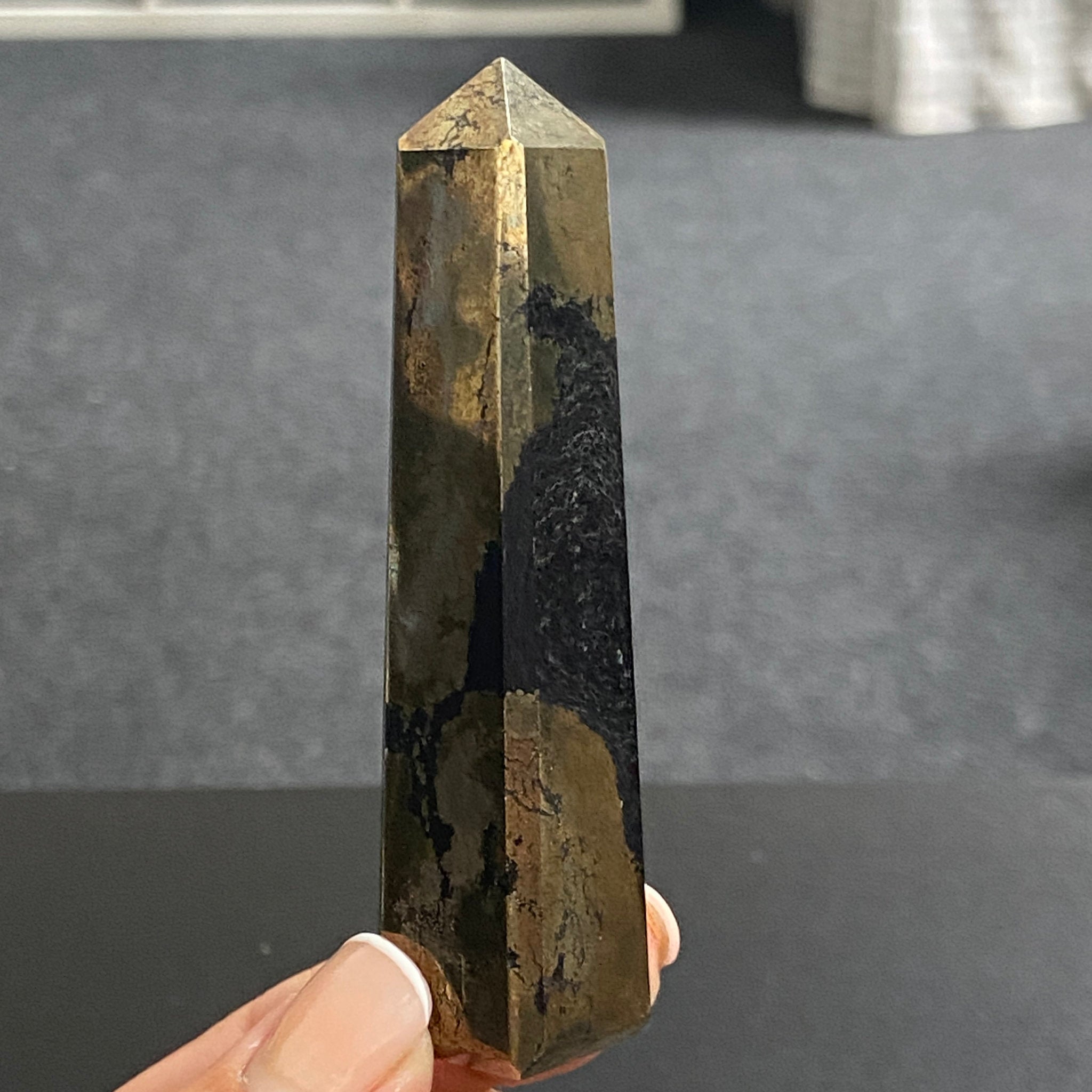 Healer's Gold Obelisk (Apache Gold) – Arizona, USA