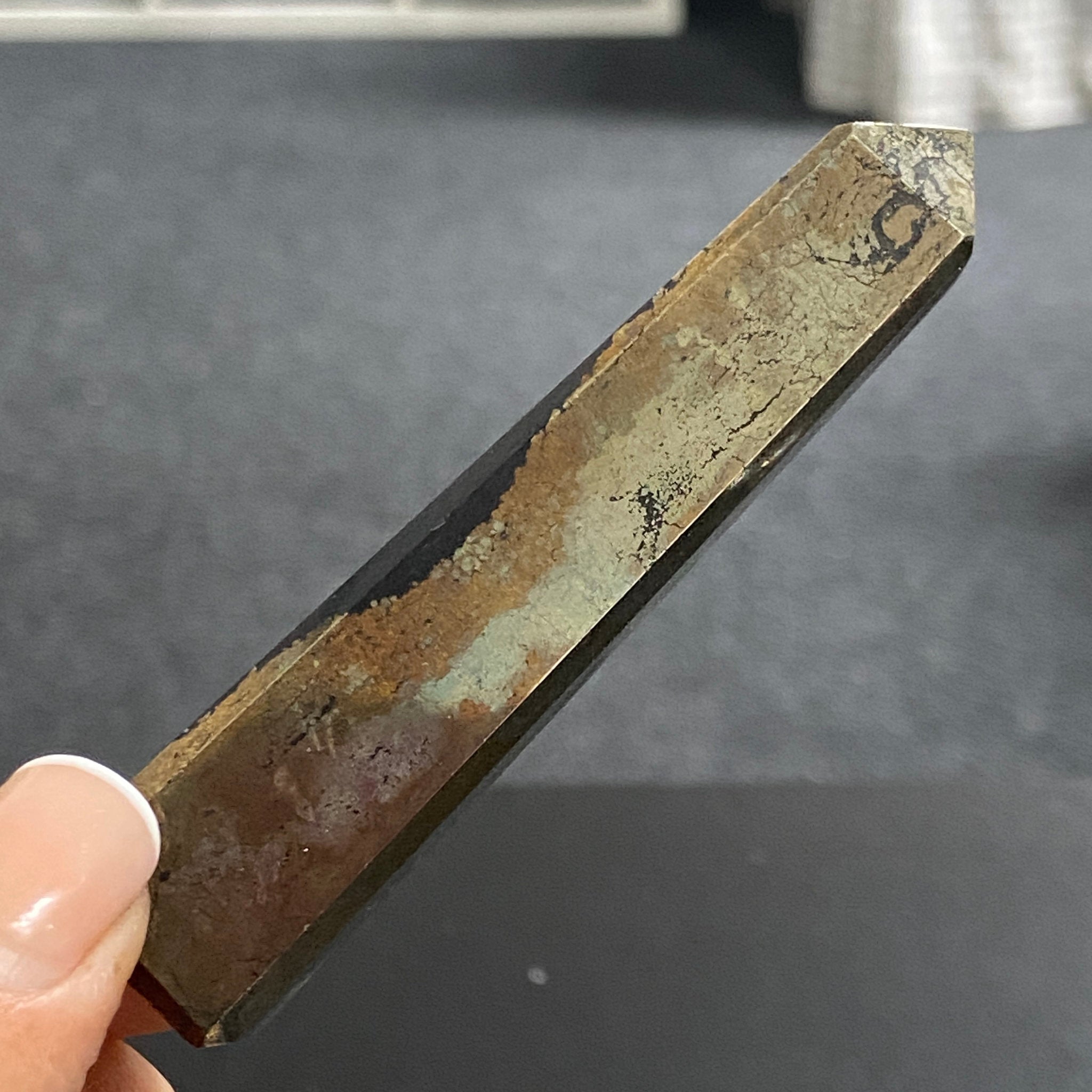 Healer's Gold Obelisk (Apache Gold) – Arizona, USA