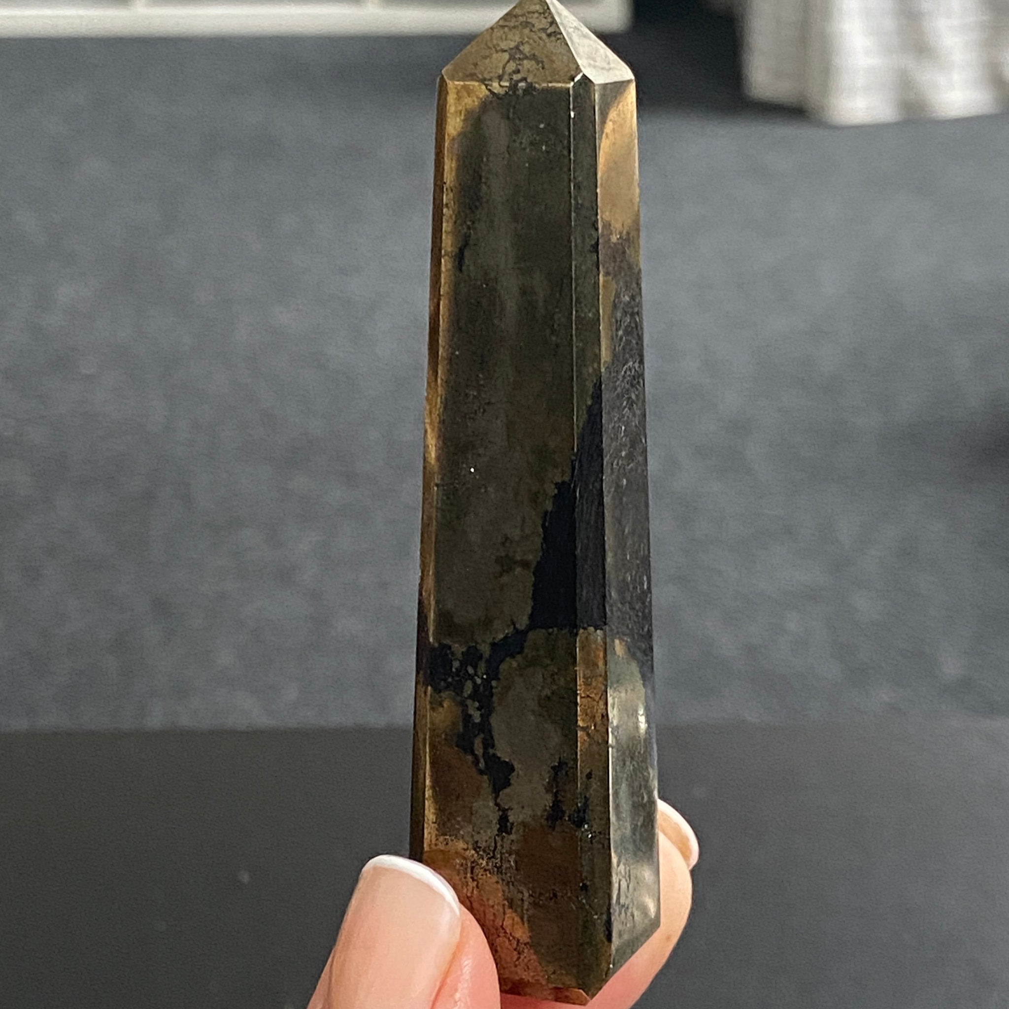 Healer's Gold Obelisk (Apache Gold) – Arizona, USA