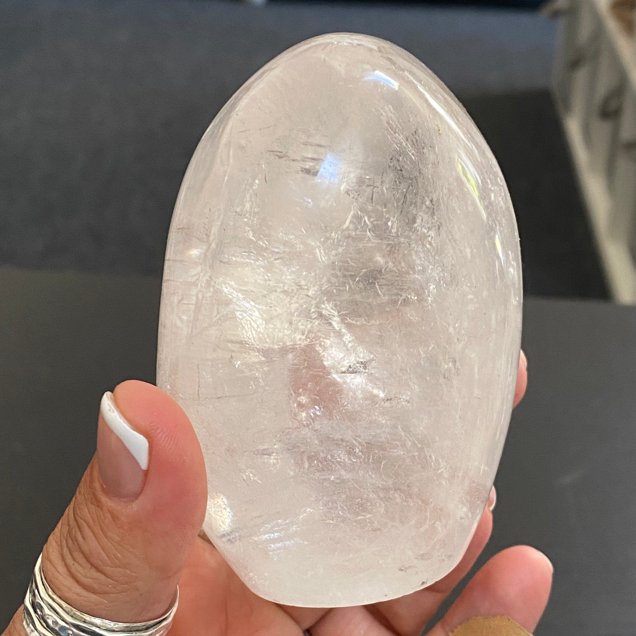 💧 River-Rolled Clear Quartz Freeform – Madagascar