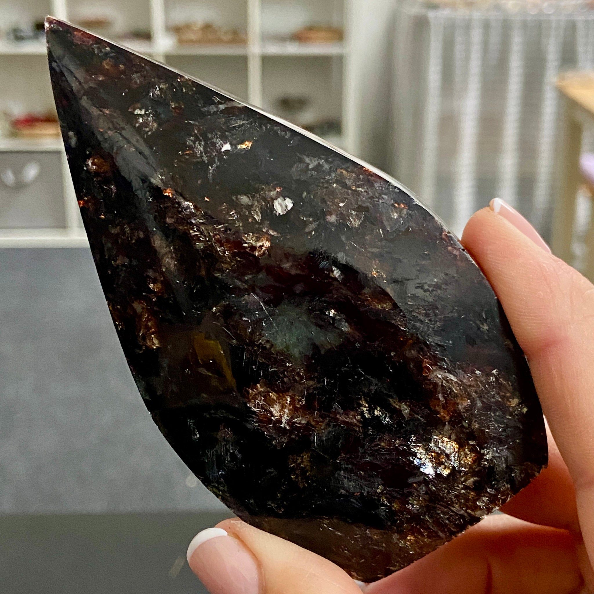 Biotite Gold Mica Flame – Brazil